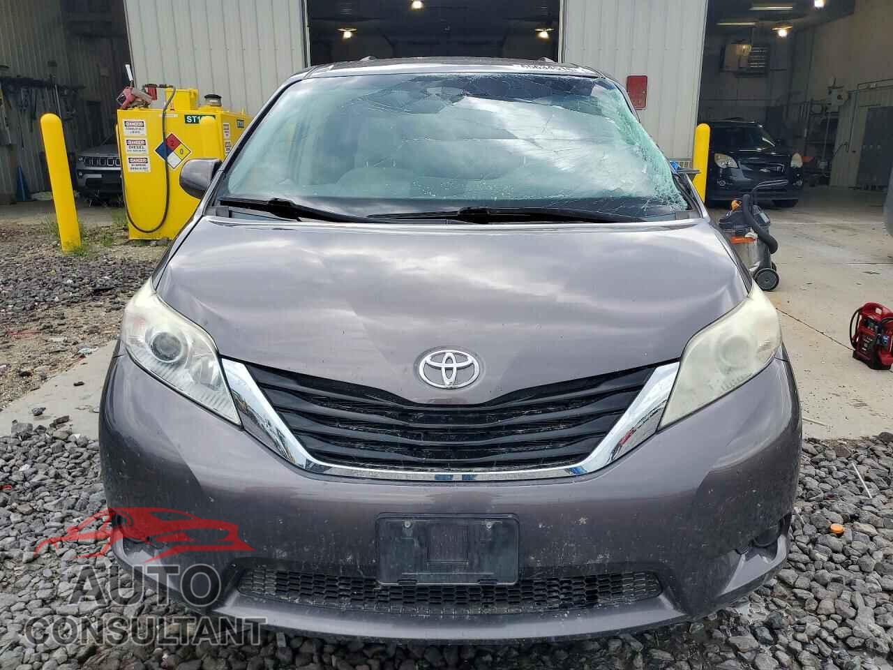 TOYOTA SIENNA 2013 - 5TDKK3DC8DS303281
