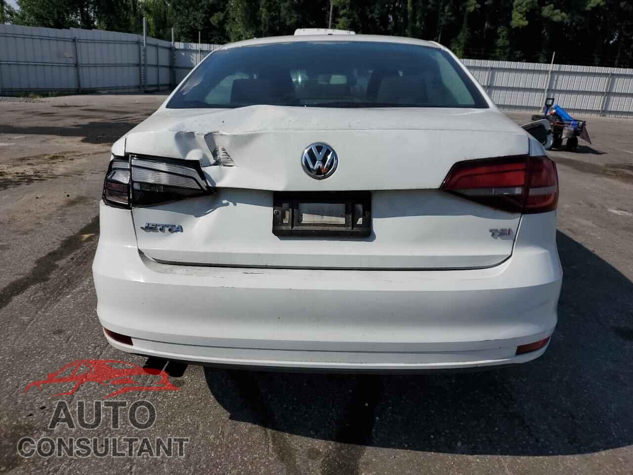 VOLKSWAGEN JETTA 2018 - 3VW2B7AJ5JM257623