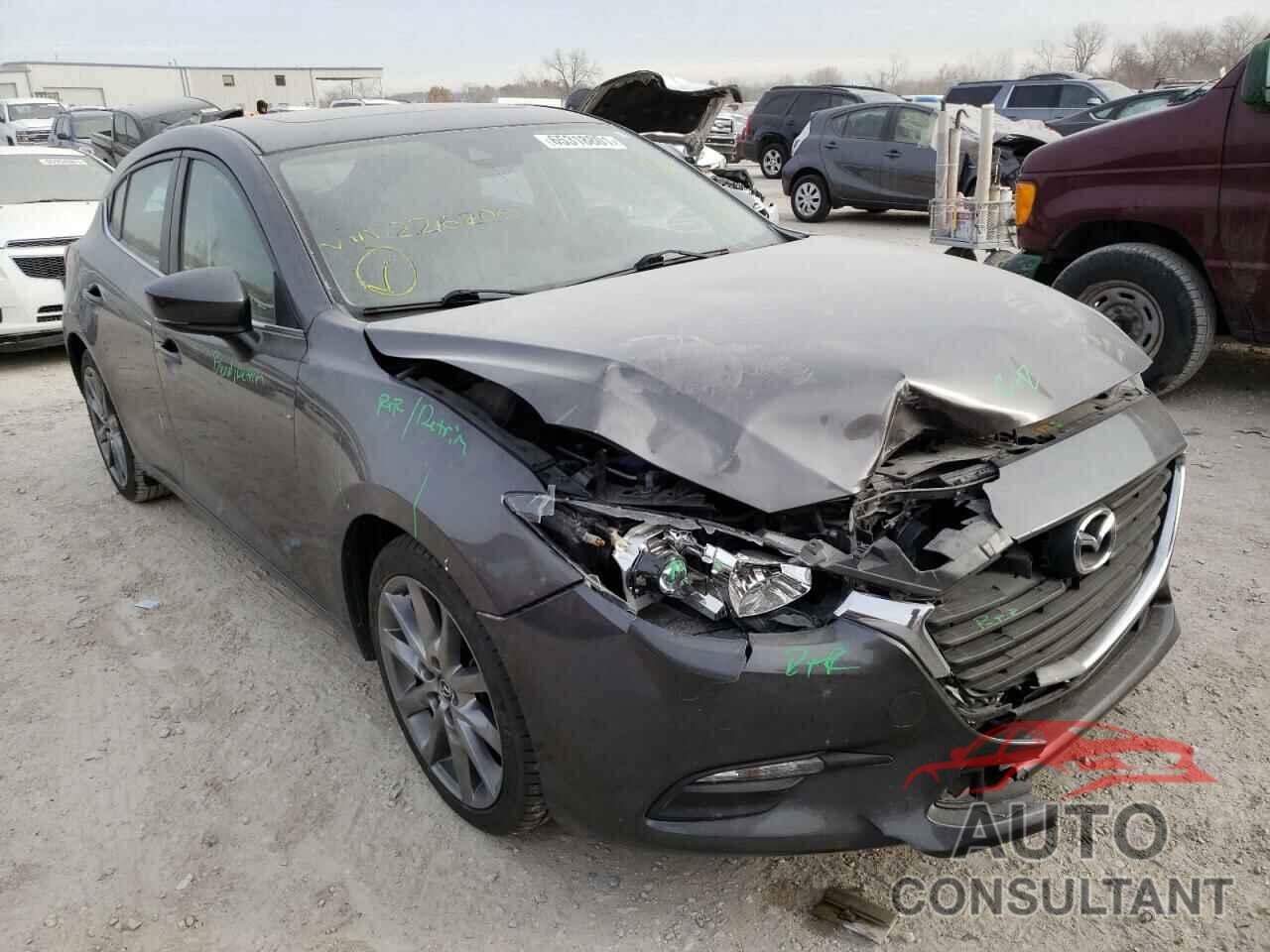 MAZDA 3 2018 - 3MZBN1L35JM226200