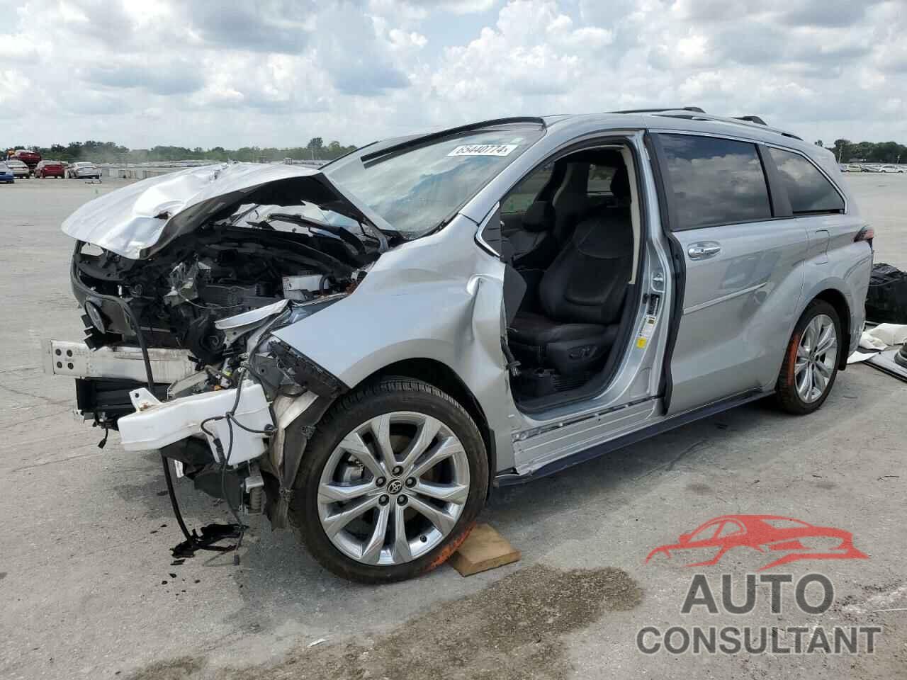 TOYOTA SIENNA 2021 - 5TDERKEC3MS065745