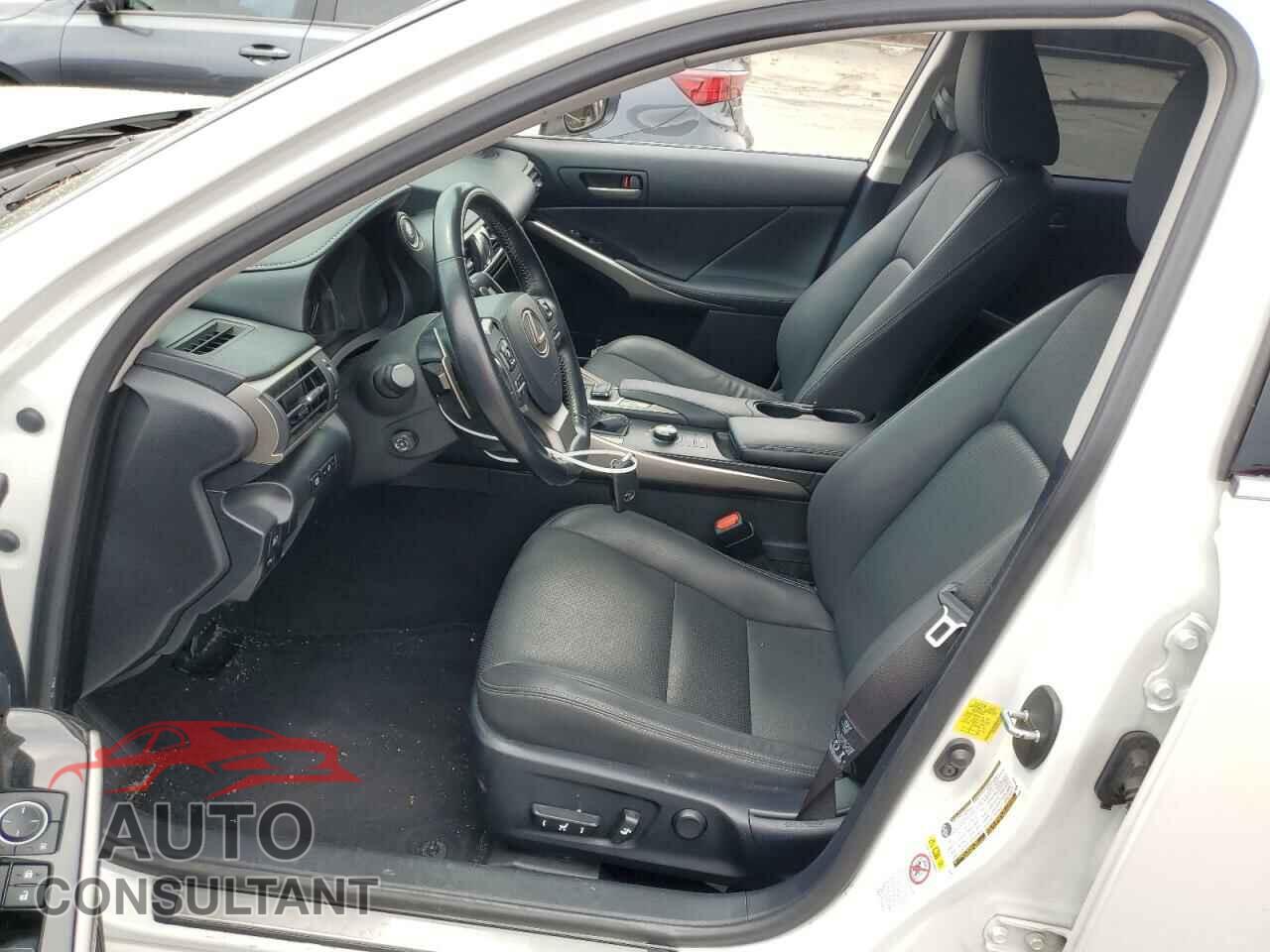 LEXUS IS 2018 - JTHBA1D23J5075446
