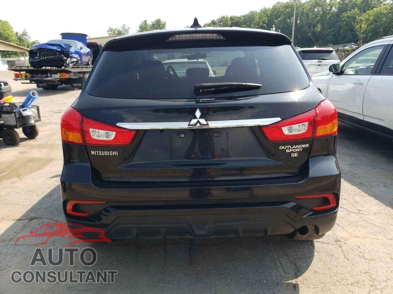 MITSUBISHI OUTLANDER 2018 - JA4AR3AW3JU001663