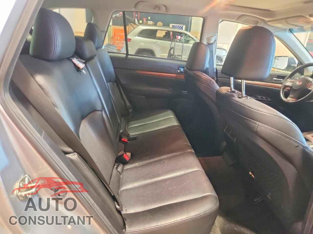 SUBARU OUTBACK 2013 - 4S4BRBKC1D3244404