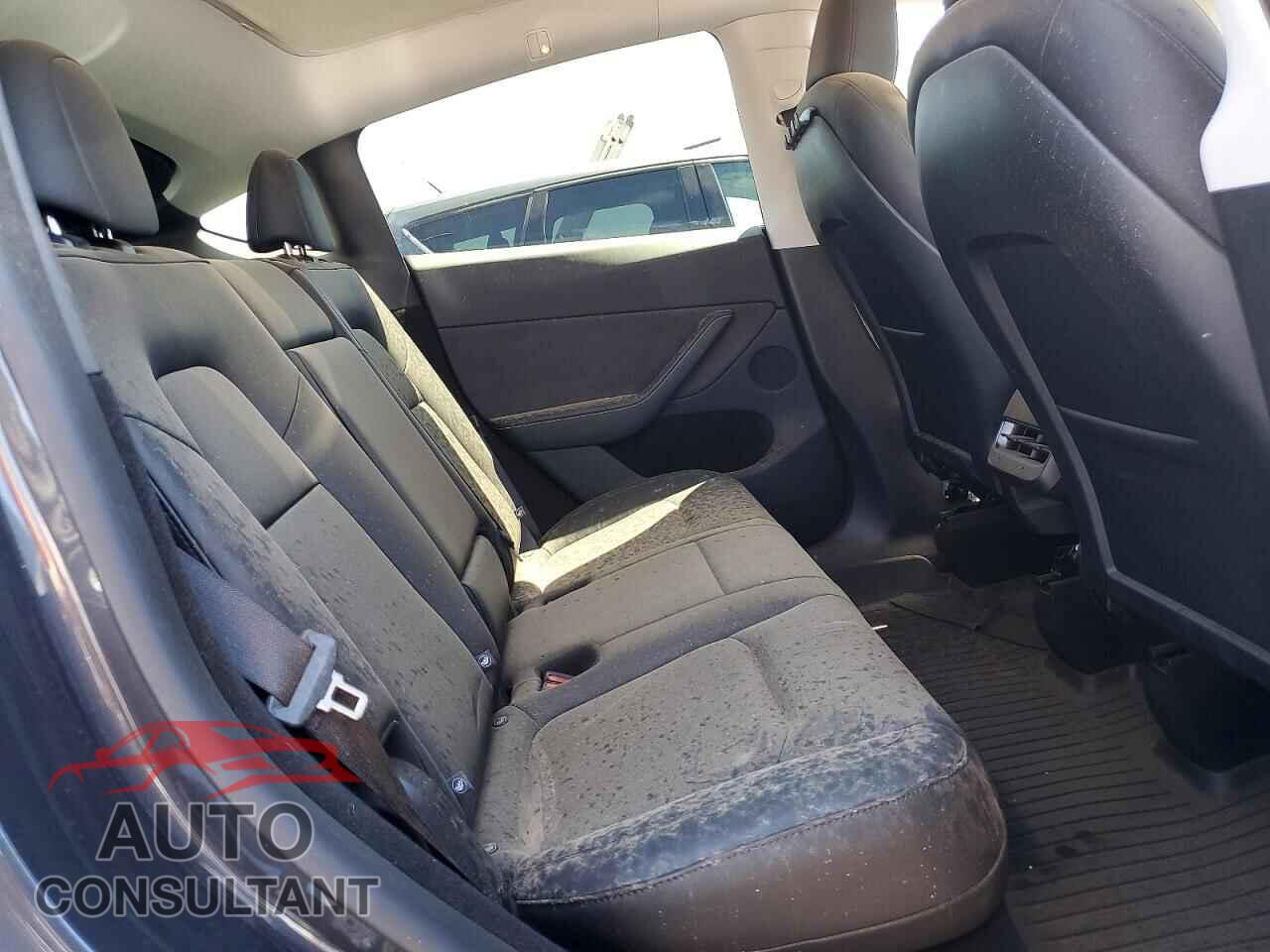 TESLA MODEL Y 2025 - 7SAYGDED1SA372016