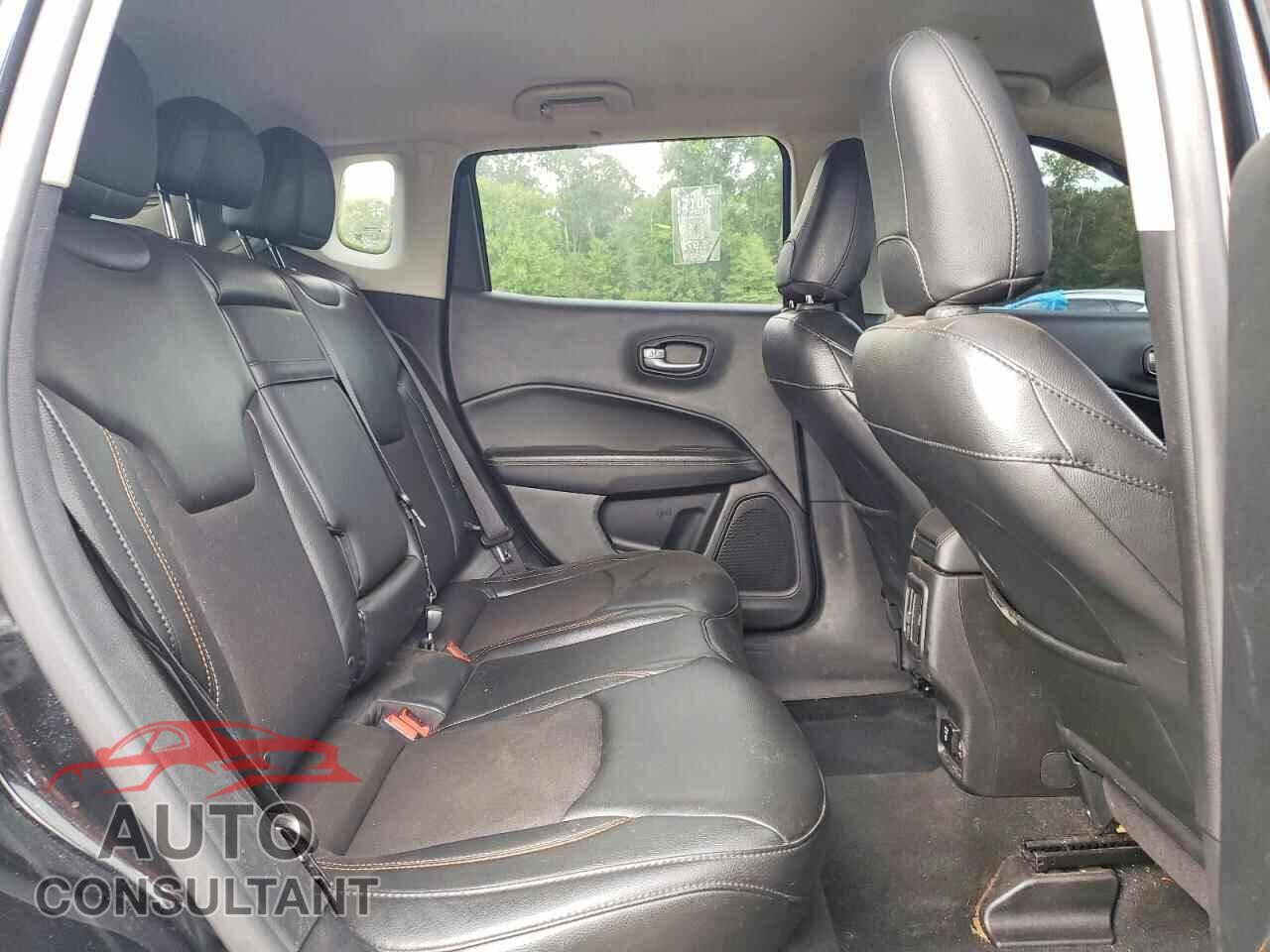 JEEP COMPASS 2018 - 3C4NJDBB5JT457285