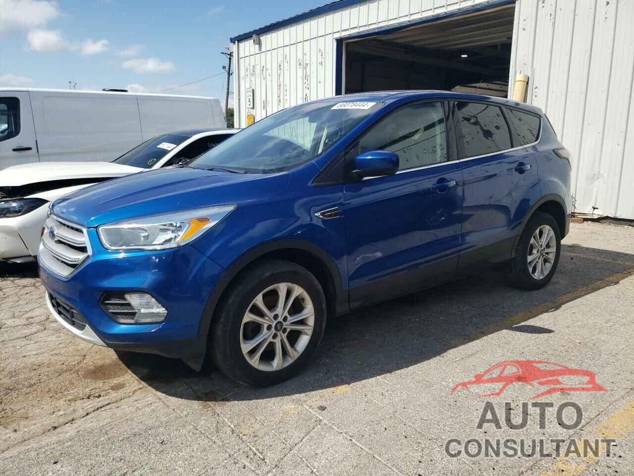 FORD ESCAPE 2017 - 1FMCU0GD4HUD18083