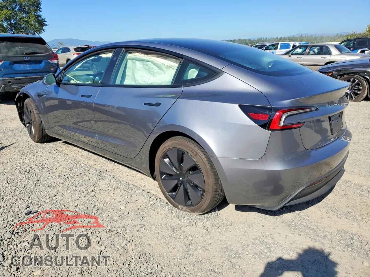 TESLA MODEL 3 2026 - 5YJ3E1EA9TF143542