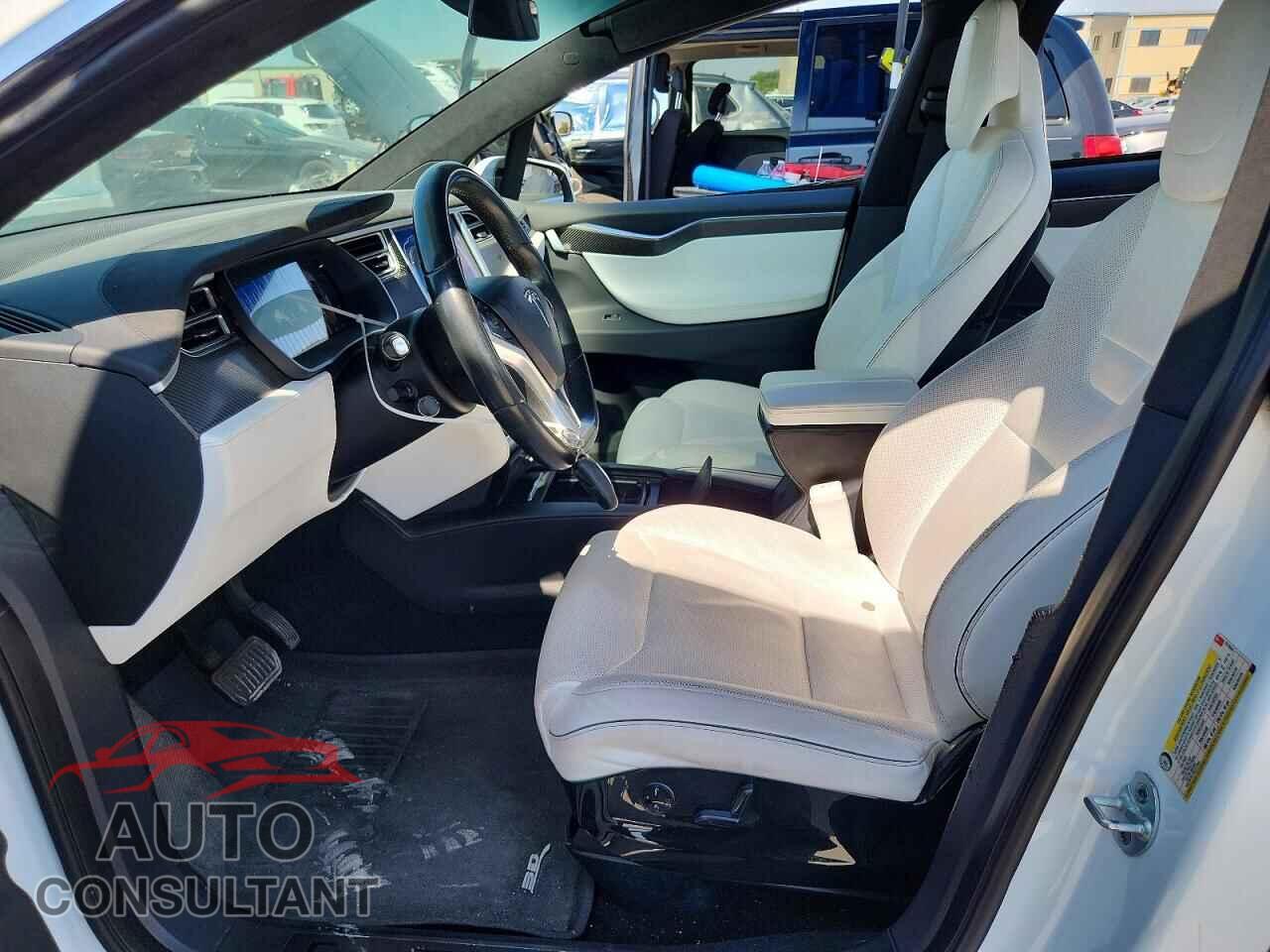 TESLA MODEL X 2016 - 5YJXCAE22GF017044