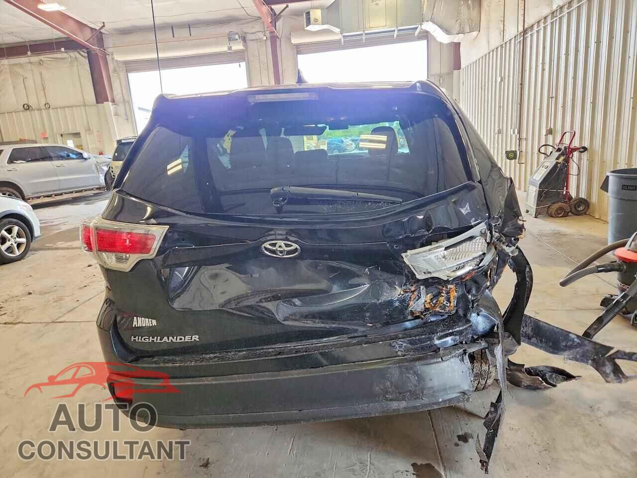 TOYOTA HIGHLANDER 2015 - 5TDBKRFH8FS195095