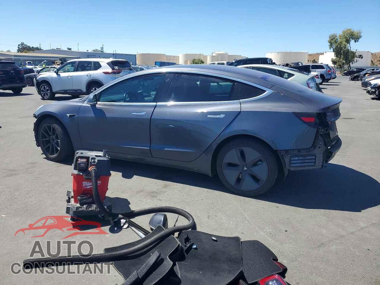 TESLA MODEL 3 2018 - 5YJ3E1EA7JF038205