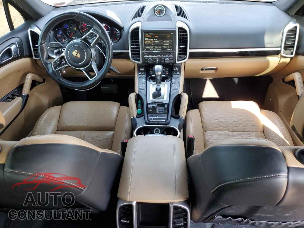 PORSCHE CAYENNE 2016 - WP1AA2A27GKA08025