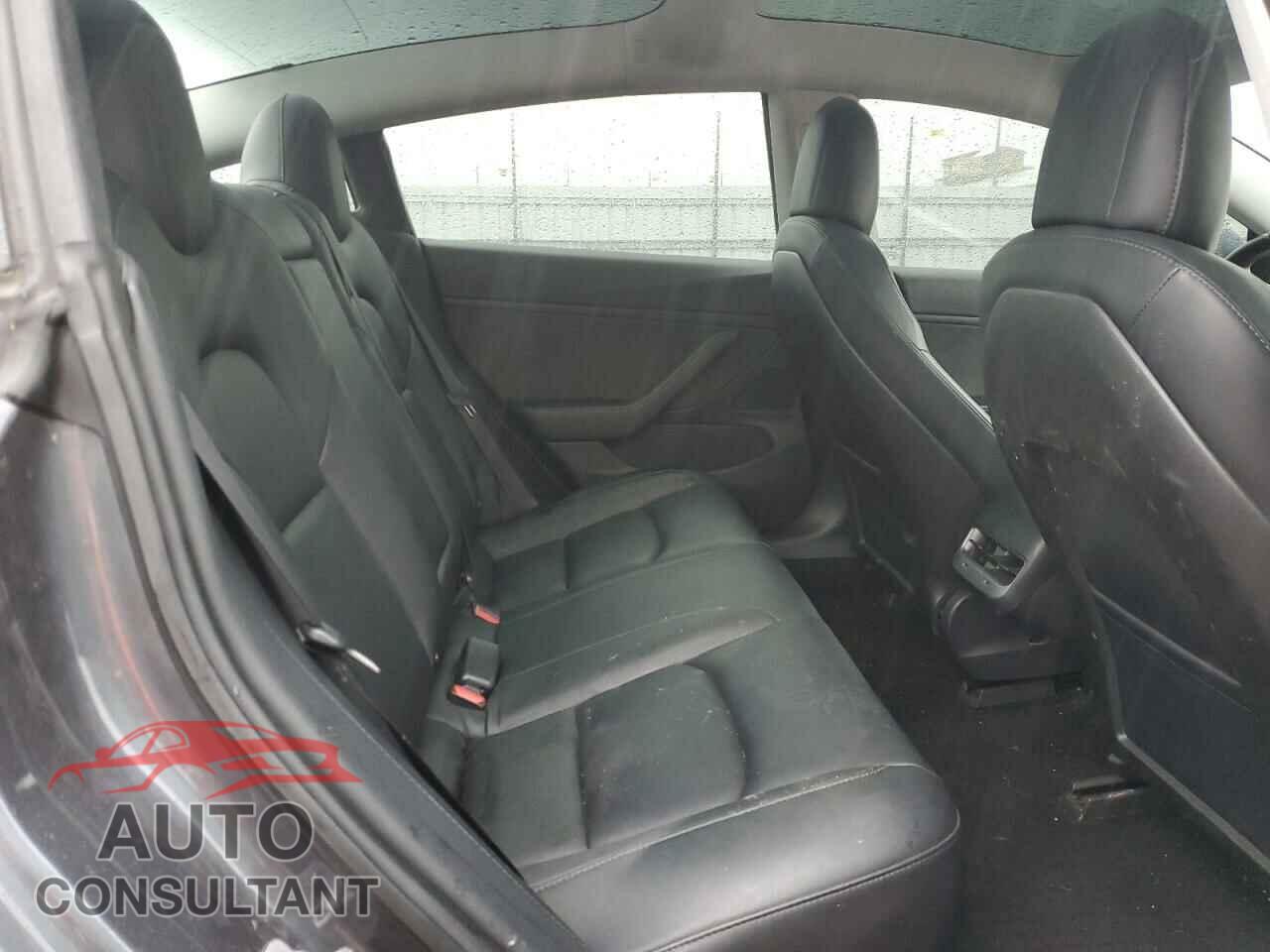 TESLA MODEL 3 2018 - 5YJ3E1EBXJF131342