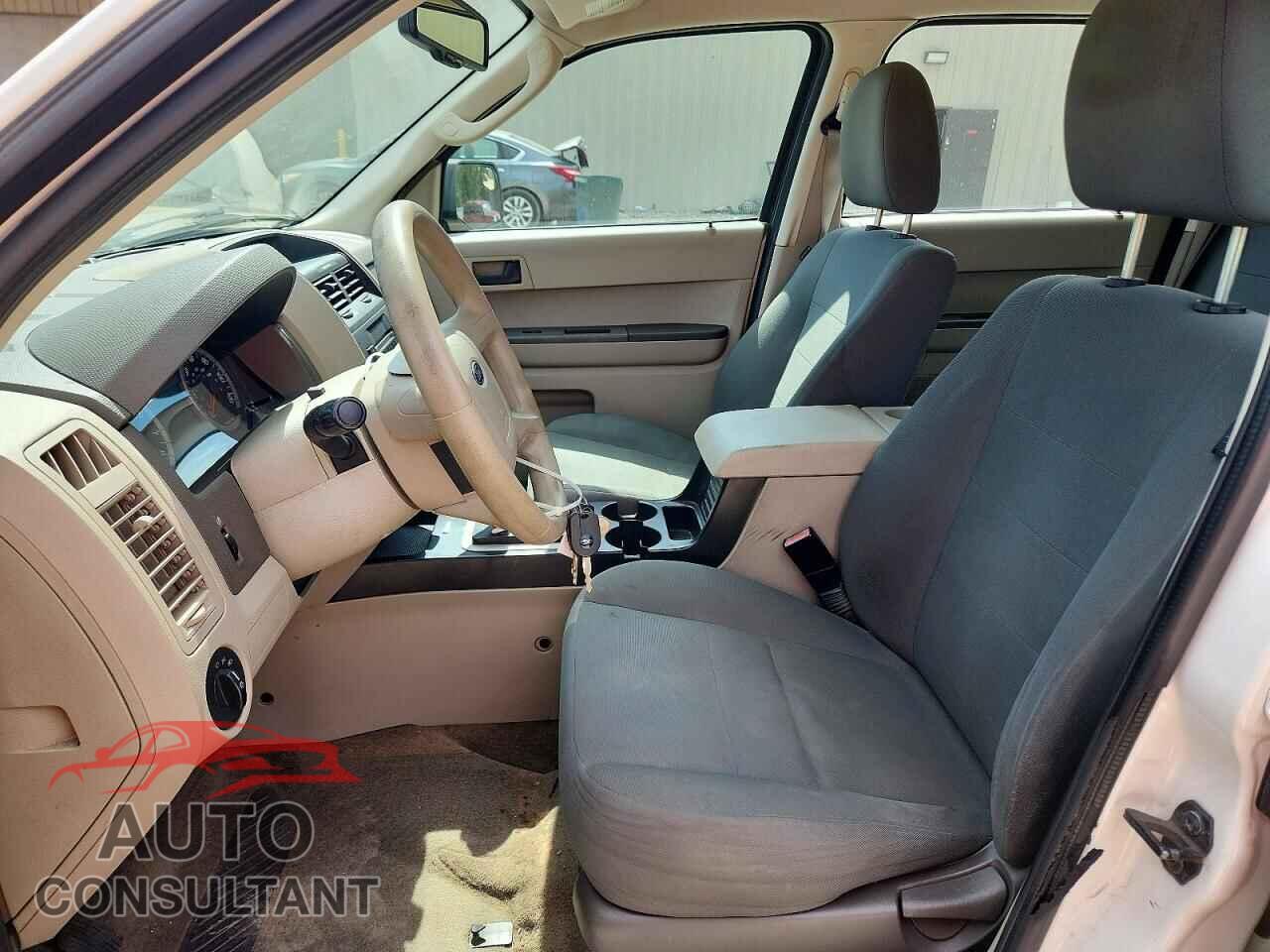 FORD ESCAPE 2010 - 1FMCU9C77AKD04538