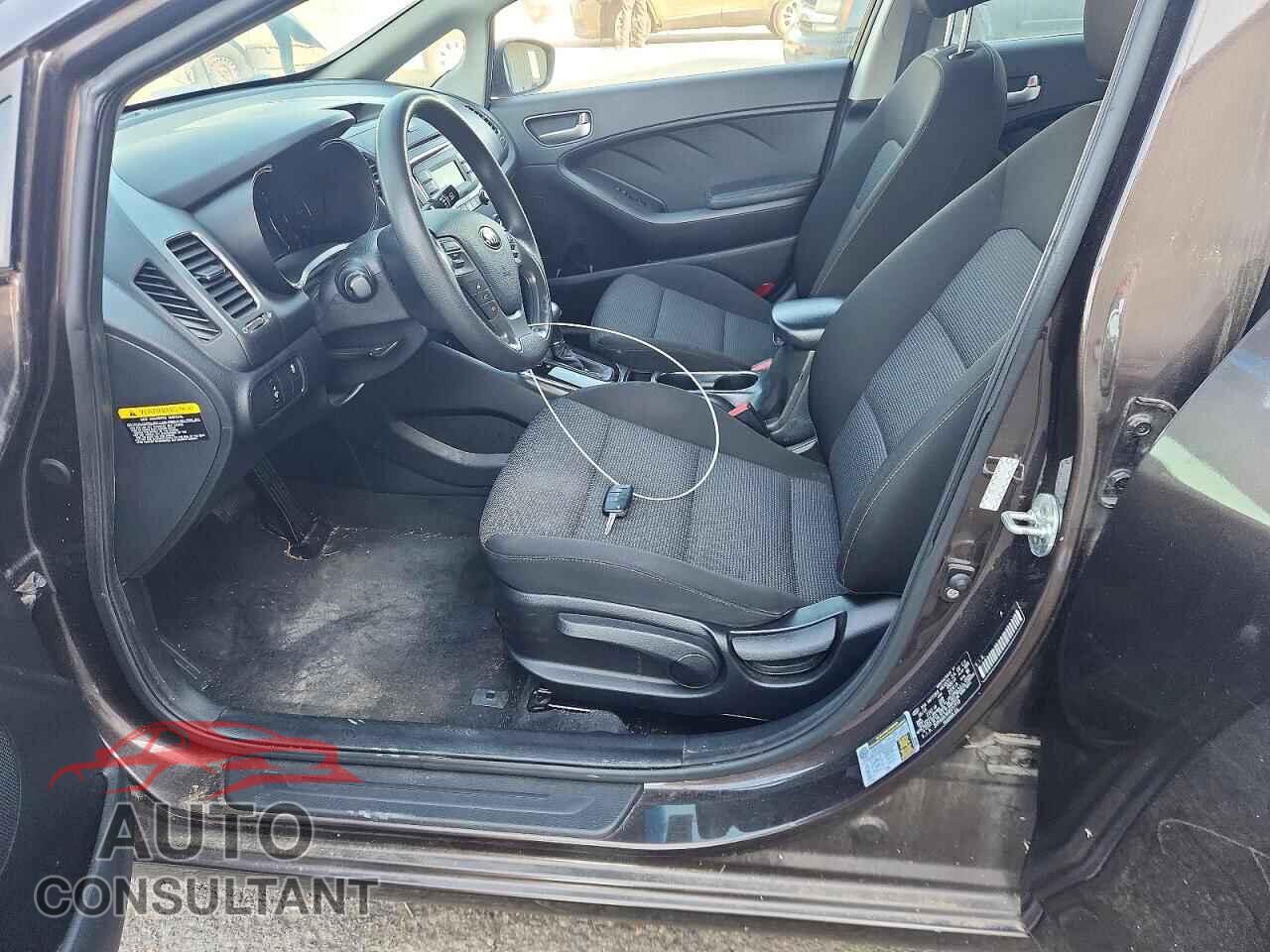 KIA FORTE 2017 - 3KPFK4A76HE017718