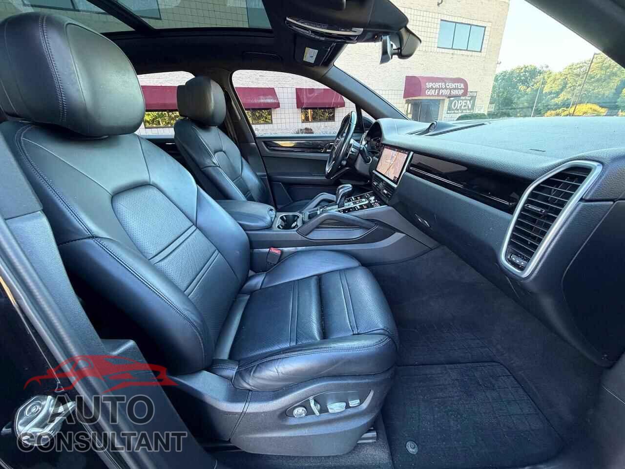 PORSCHE CAYENNE 2019 - WP1AA2AY0KDA00897