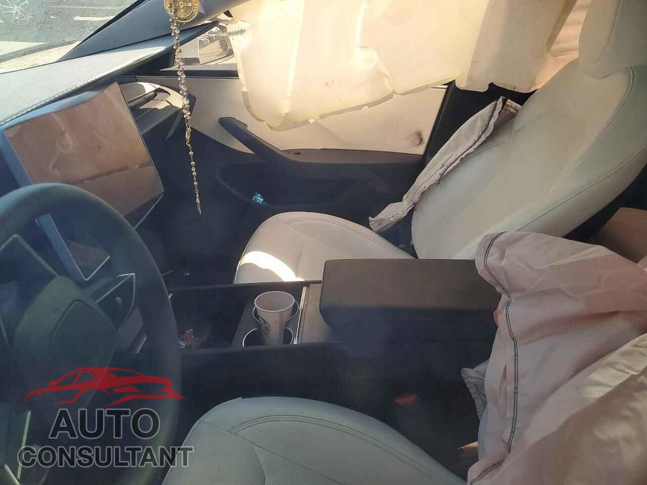 TESLA MODEL 3 2024 - 5YJ3E1EA4RF772165