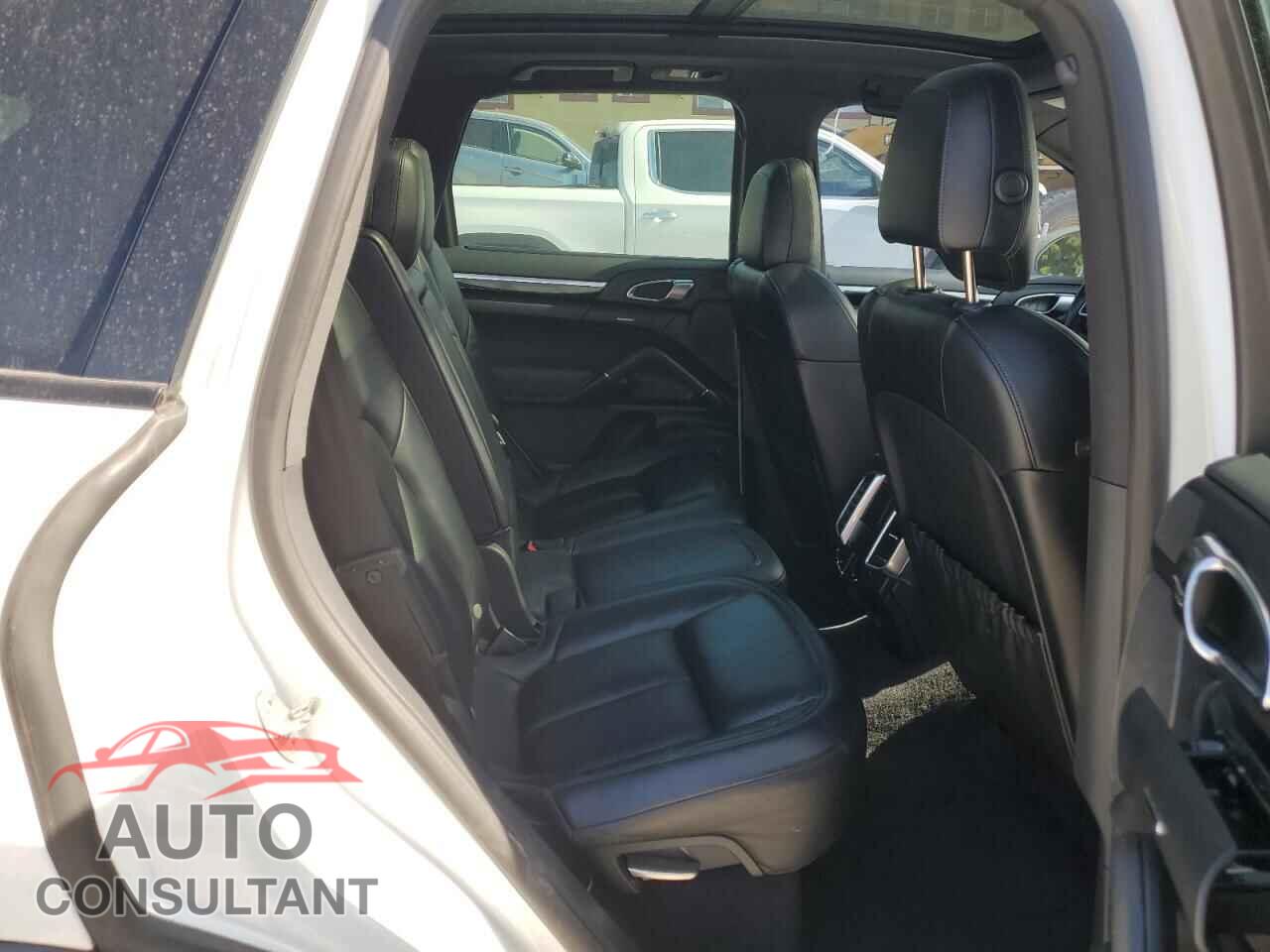PORSCHE CAYENNE 2017 - WP1AB2A28HLA51524
