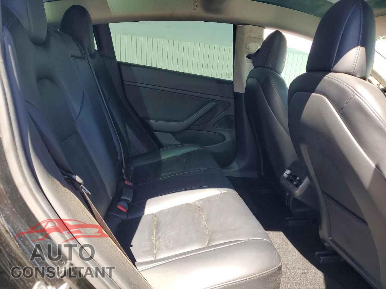 TESLA MODEL 3 2021 - 5YJ3E1EB1MF849687