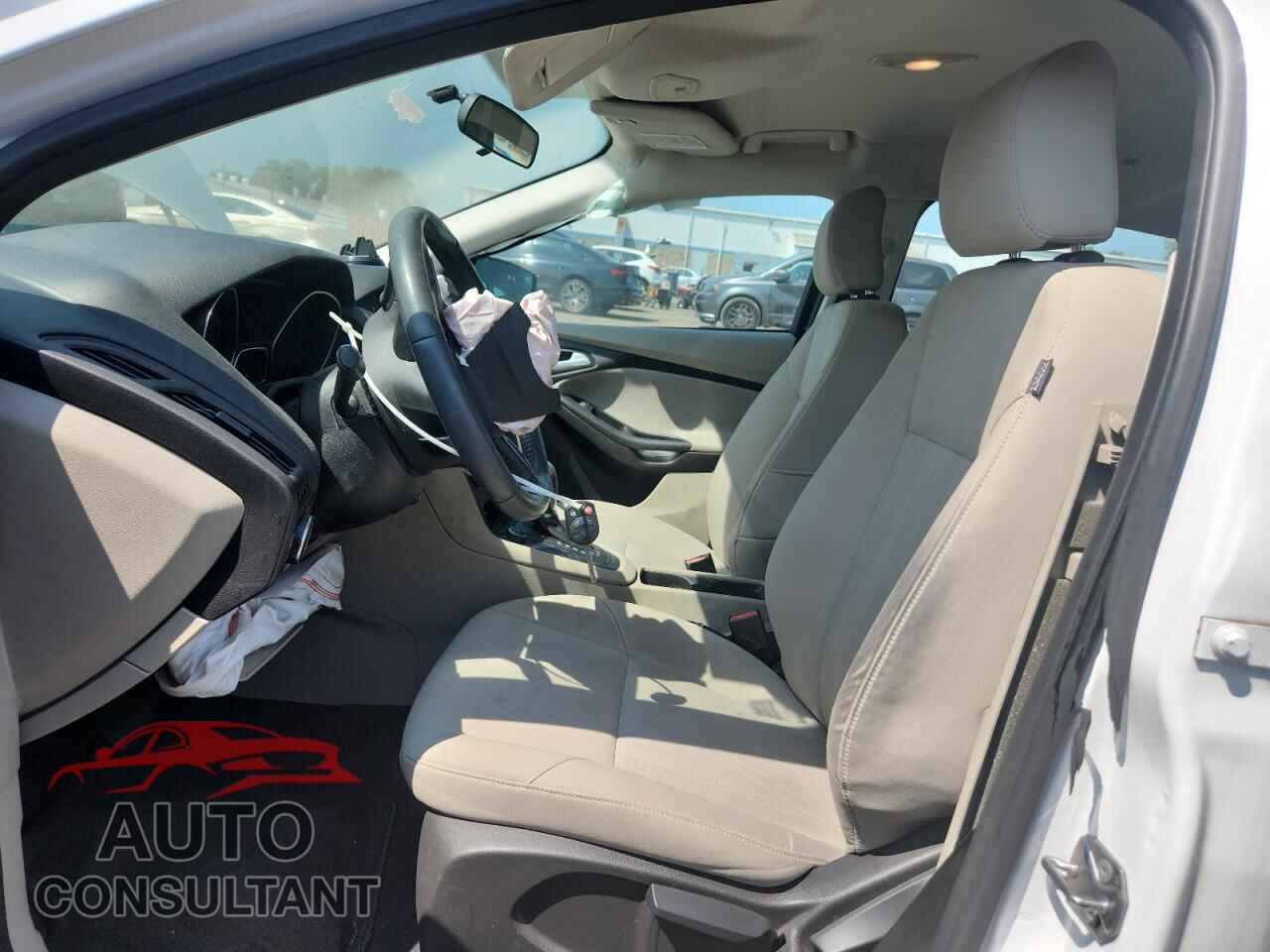 FORD FOCUS 2015 - 1FADP3K24FL333389
