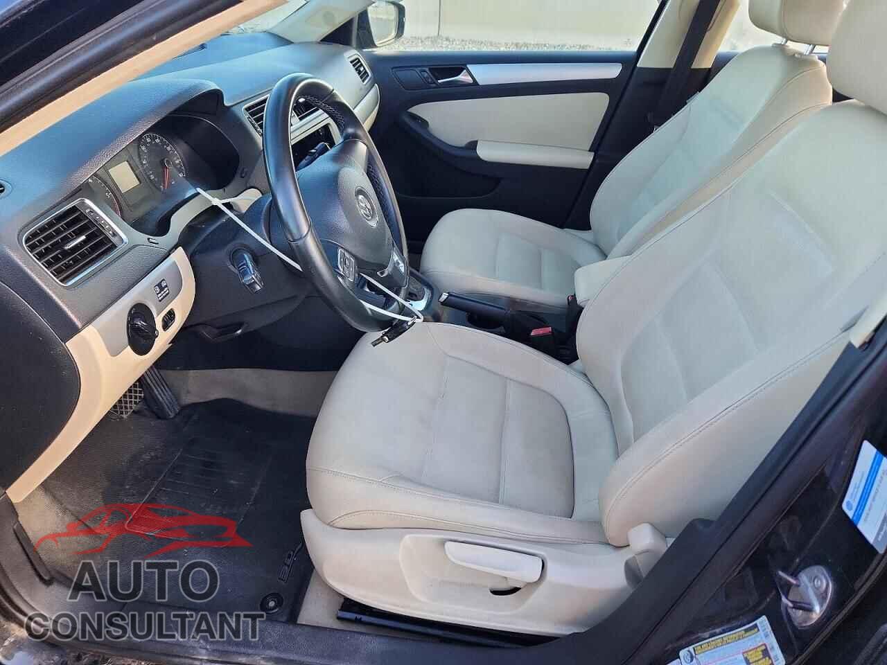 VOLKSWAGEN JETTA 2011 - 3VWLL7AJ1BM059155