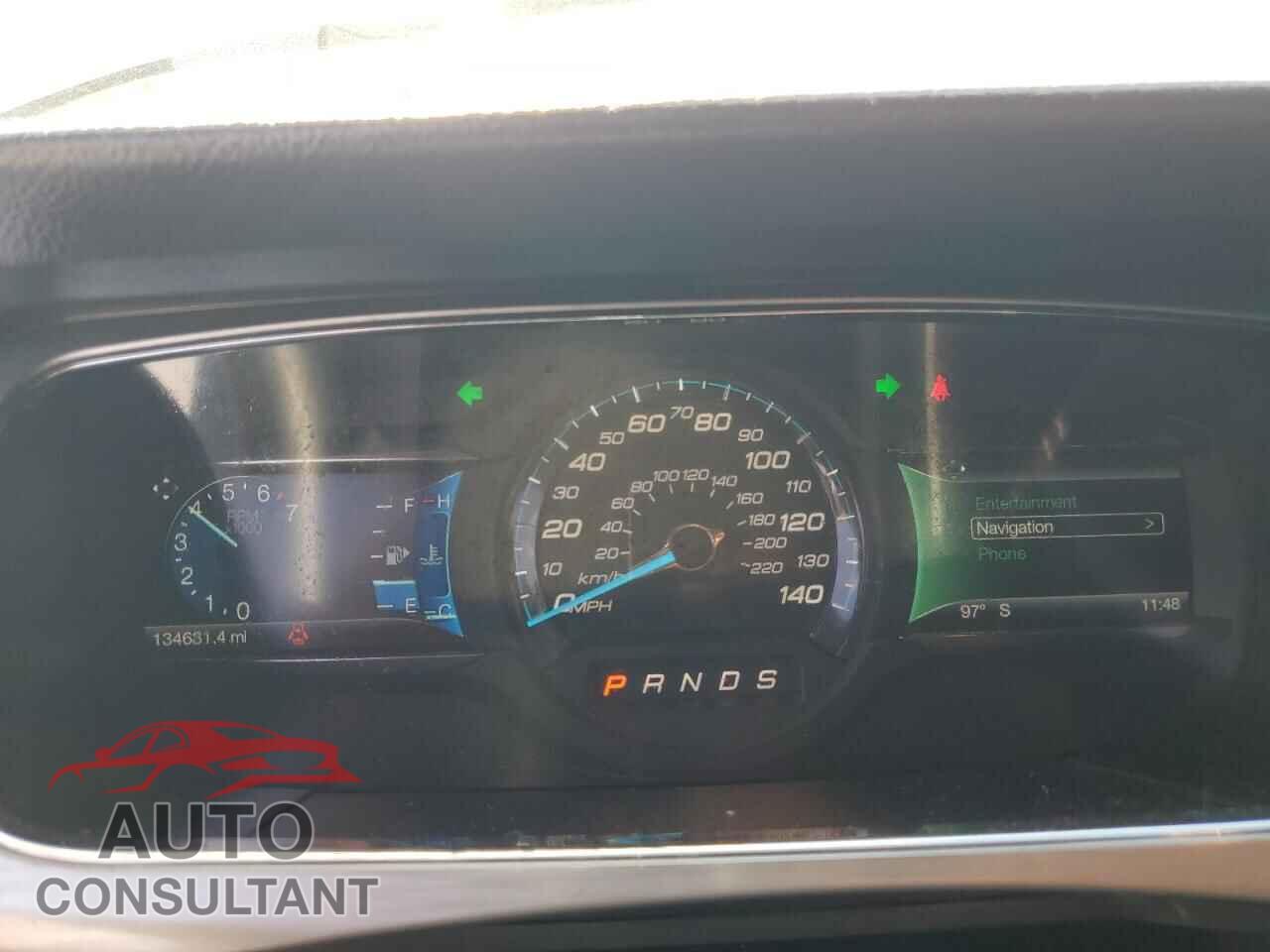 FORD TAURUS 2017 - 1FAHP2E82HG132016