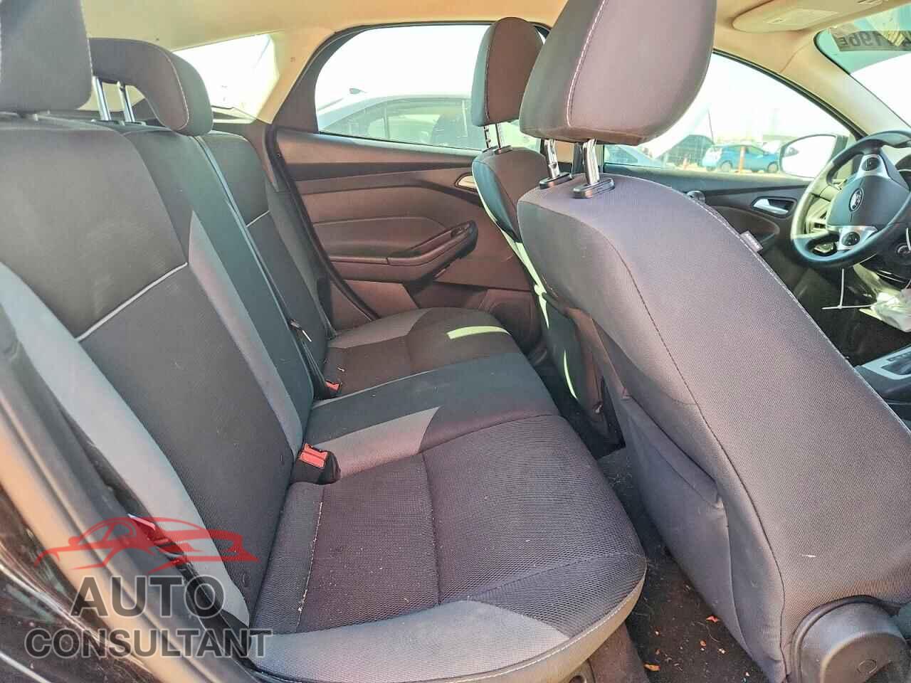 FORD FOCUS 2014 - 1FADP3K2XEL369473