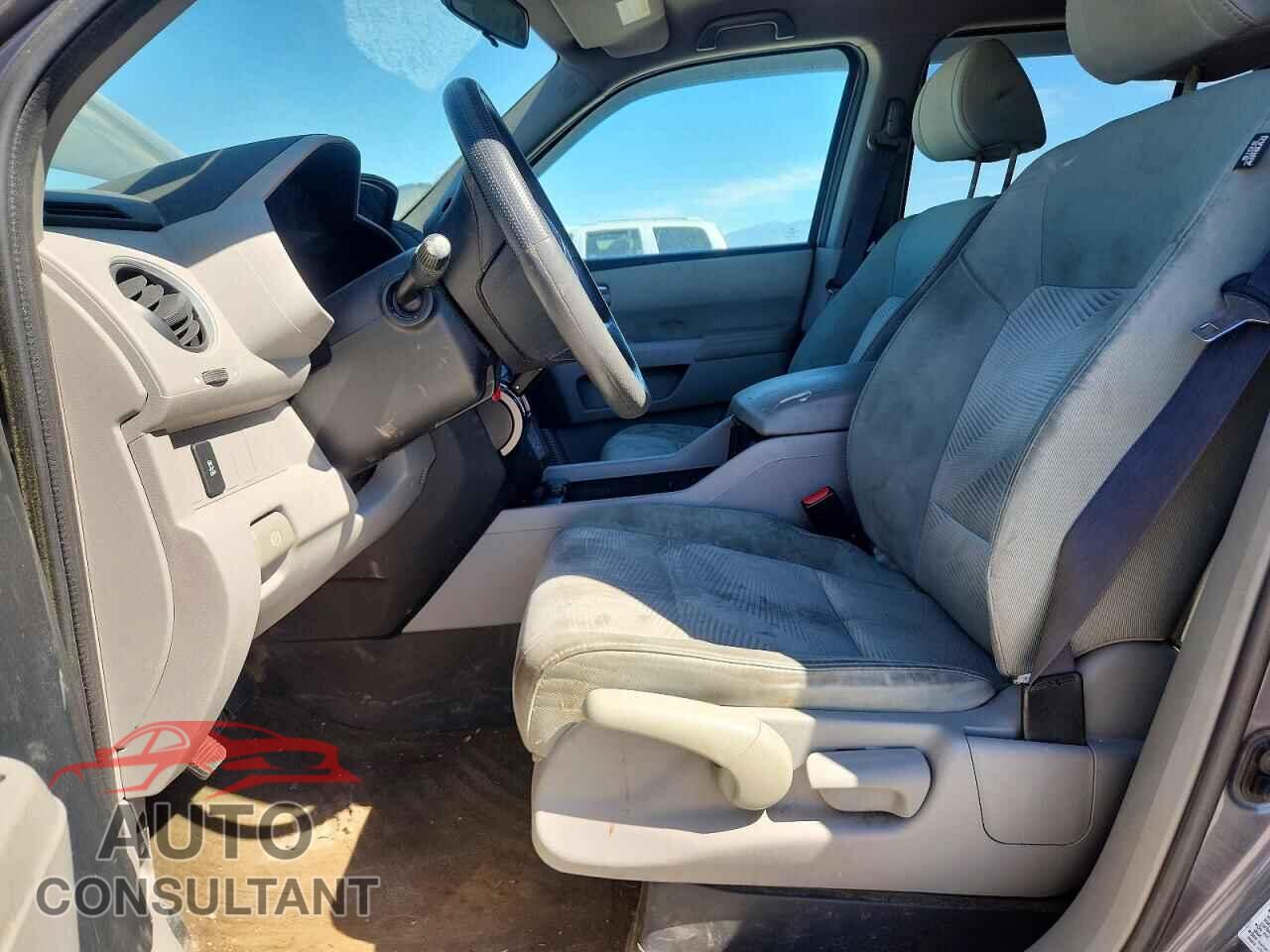 HONDA PILOT 2015 - 5FNYF4H2XFB031023