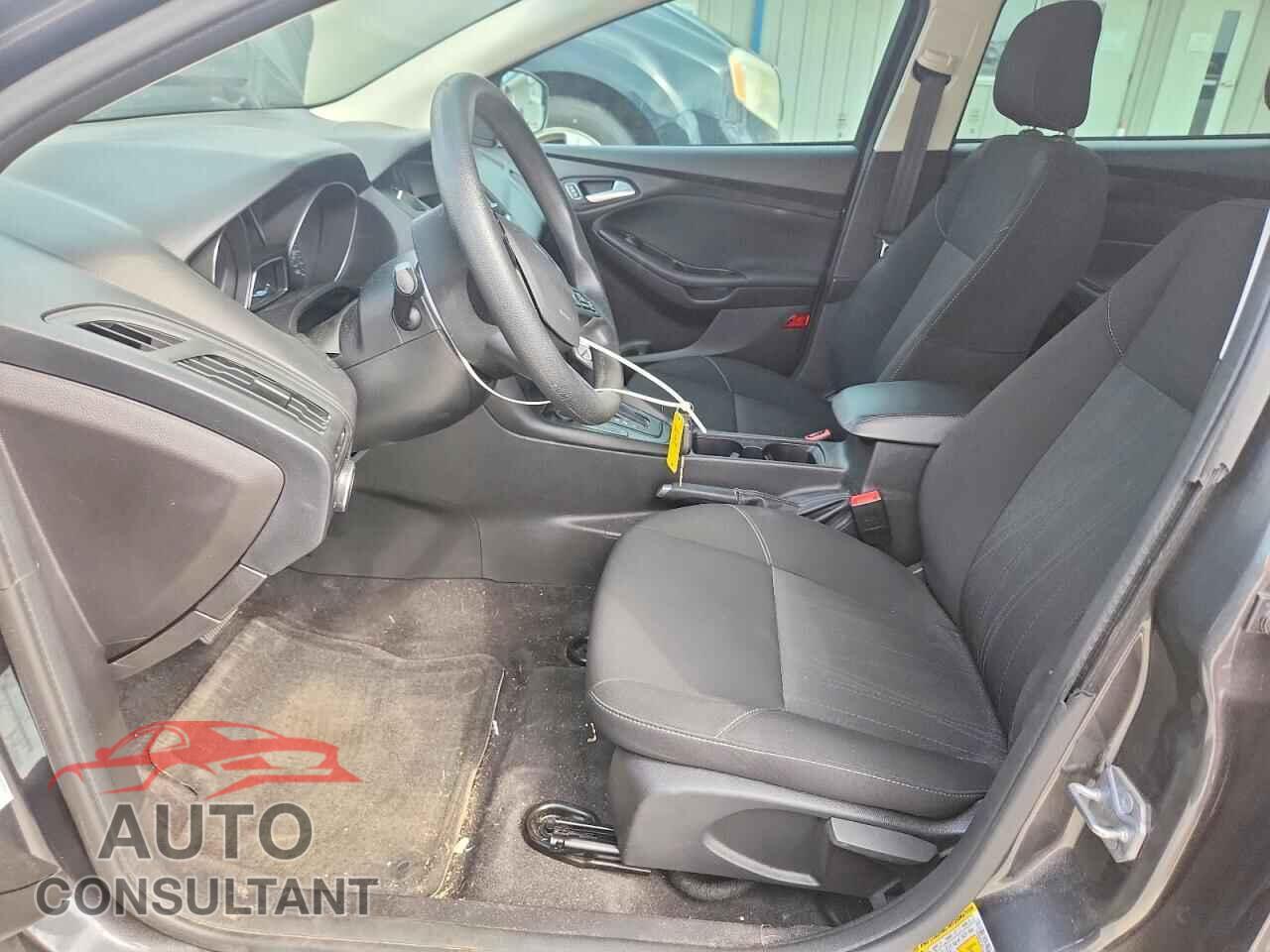 FORD FOCUS 2018 - 1FADP3F29JL328482