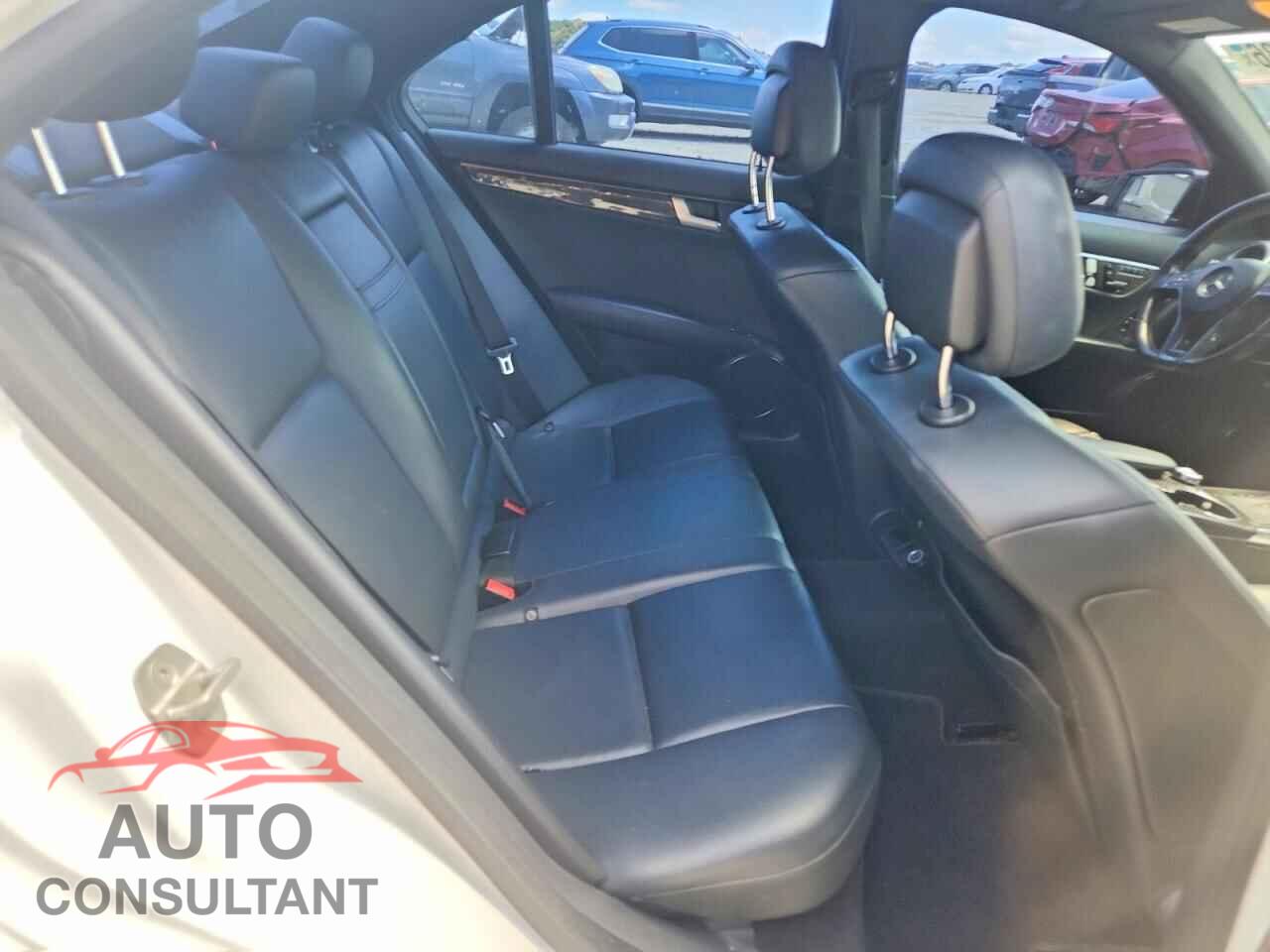 MERCEDES-BENZ C-CLASS 2013 - WDDGF8AB6DR288965