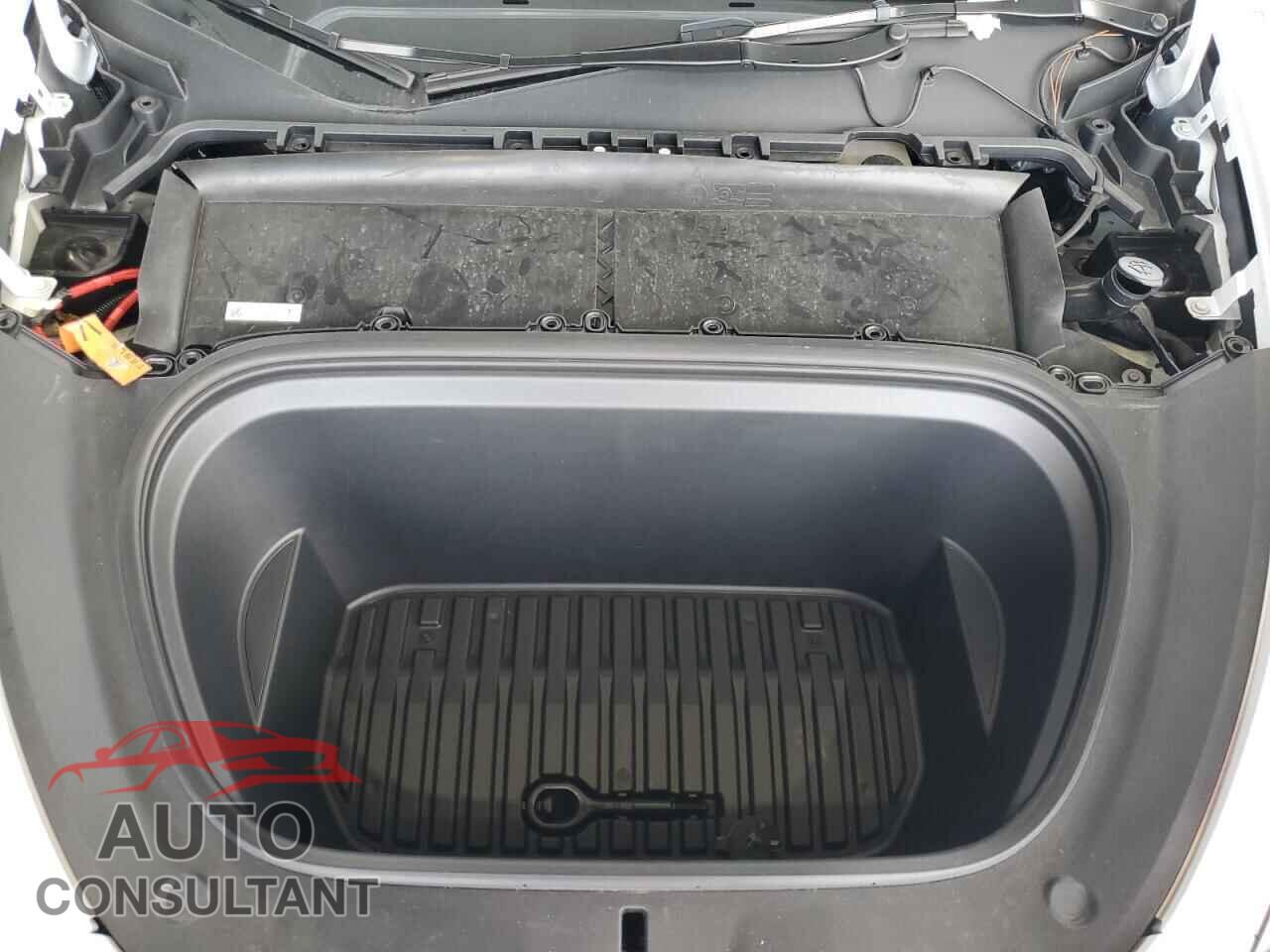 TESLA MODEL Y 2024 - 7SAYGDEE5RF157017