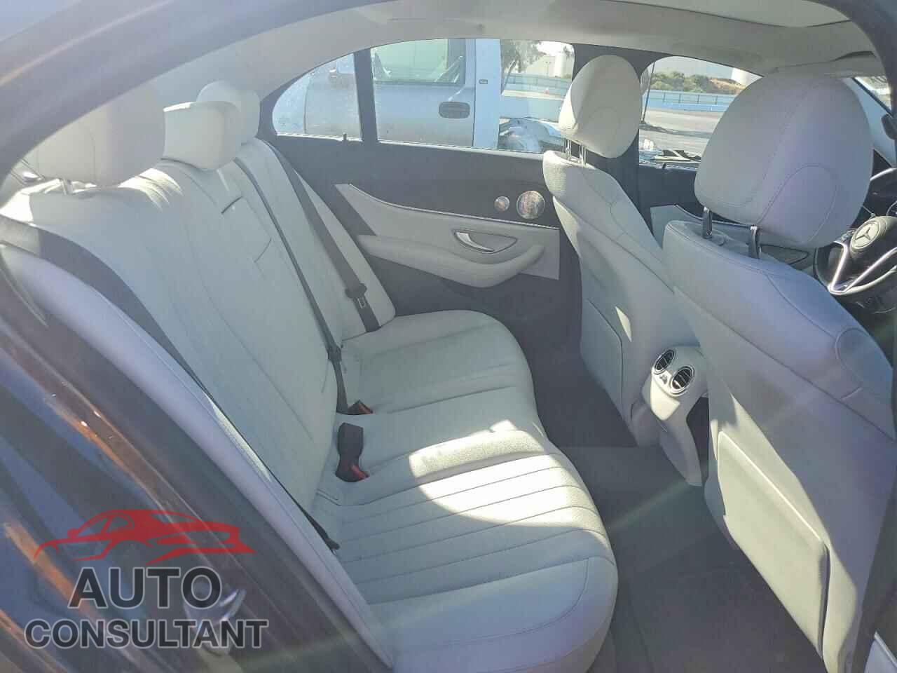 MERCEDES-BENZ E-CLASS 2021 - W1KZF8DB9MB002264