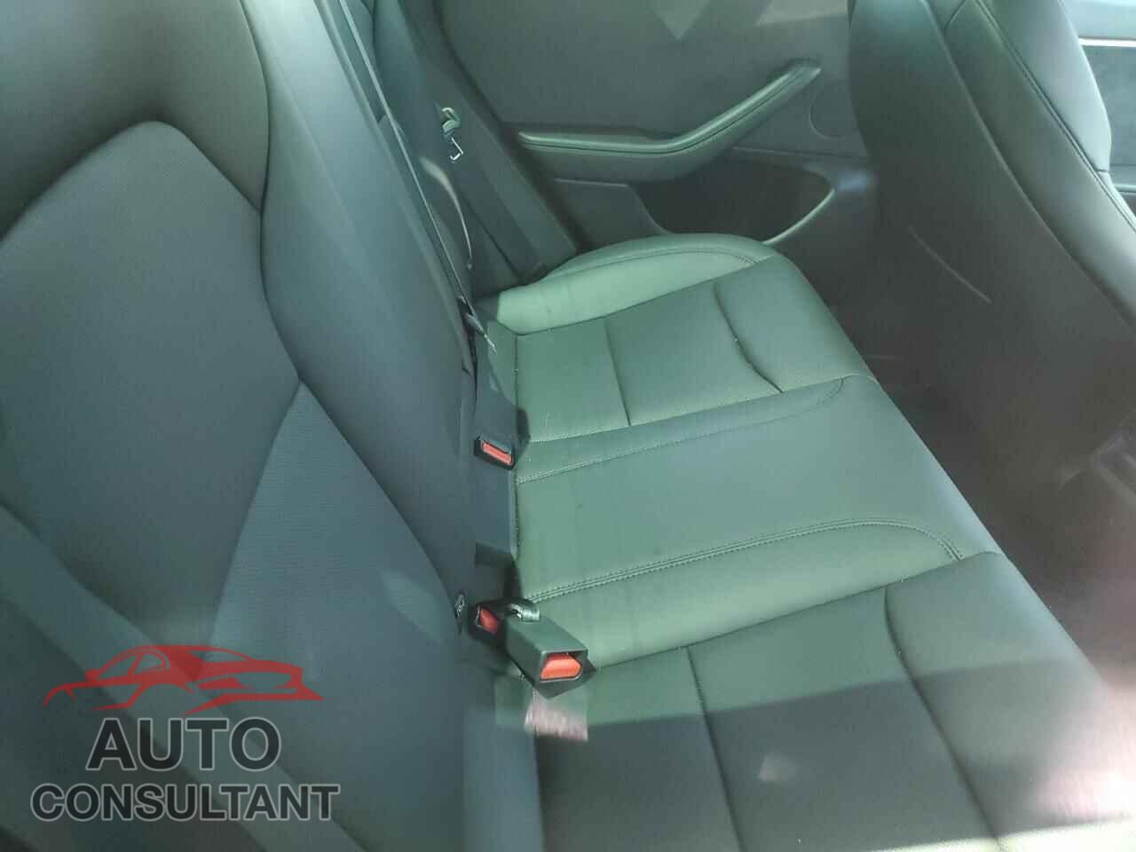 TESLA MODEL 3 2024 - 5YJ3E1EB1RF796772