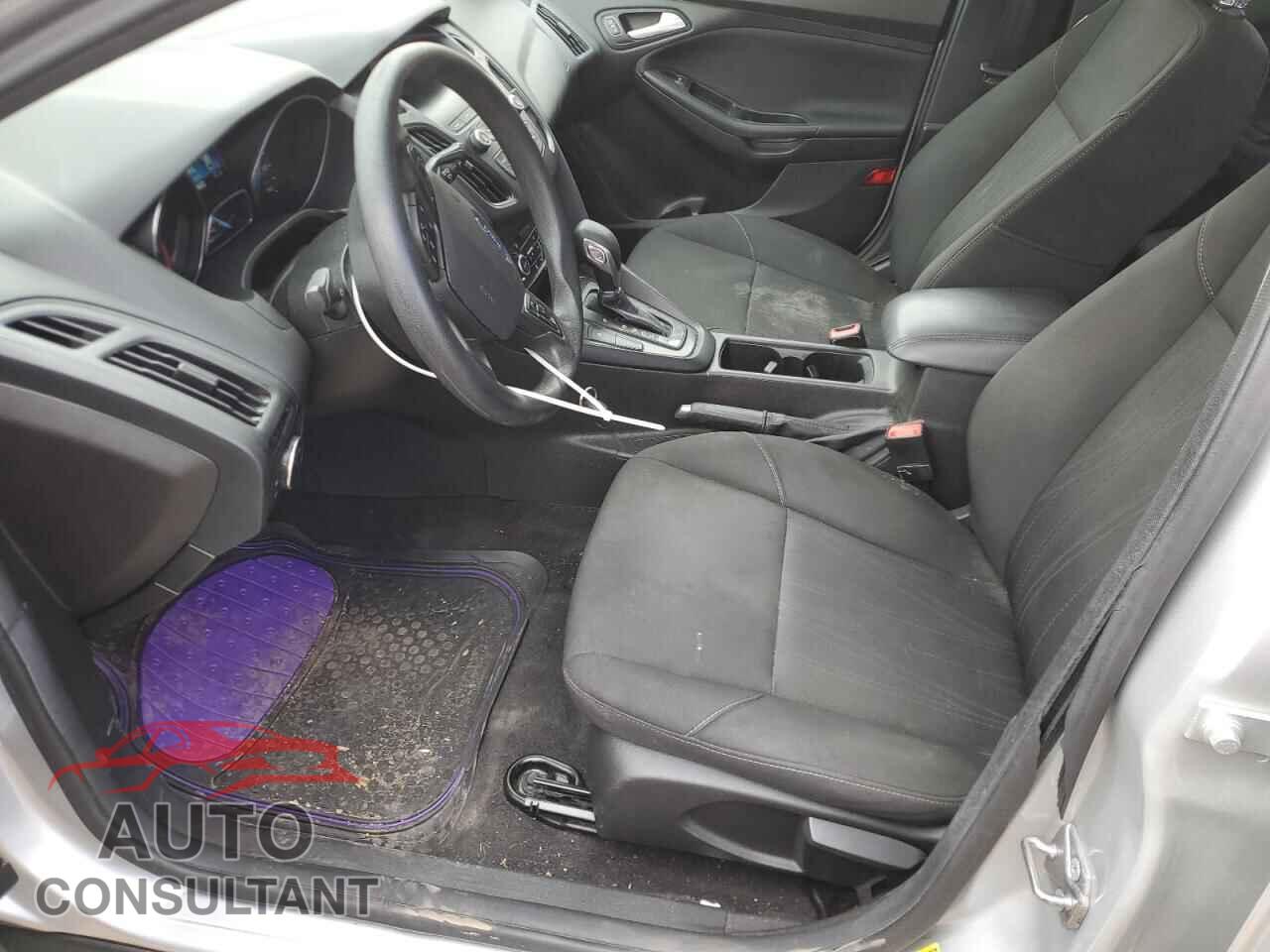 FORD FOCUS 2018 - 1FADP3FE2JL217119