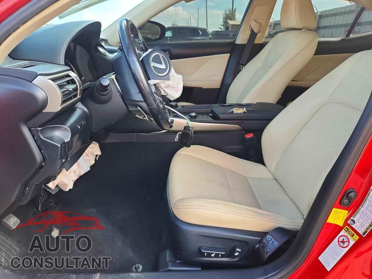 LEXUS IS 2016 - JTHBA1D24G5015166