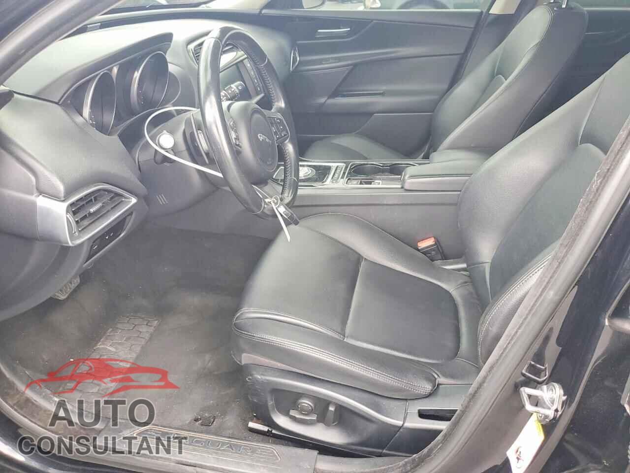 JAGUAR XE 2017 - SAJAR4BG0HA967498