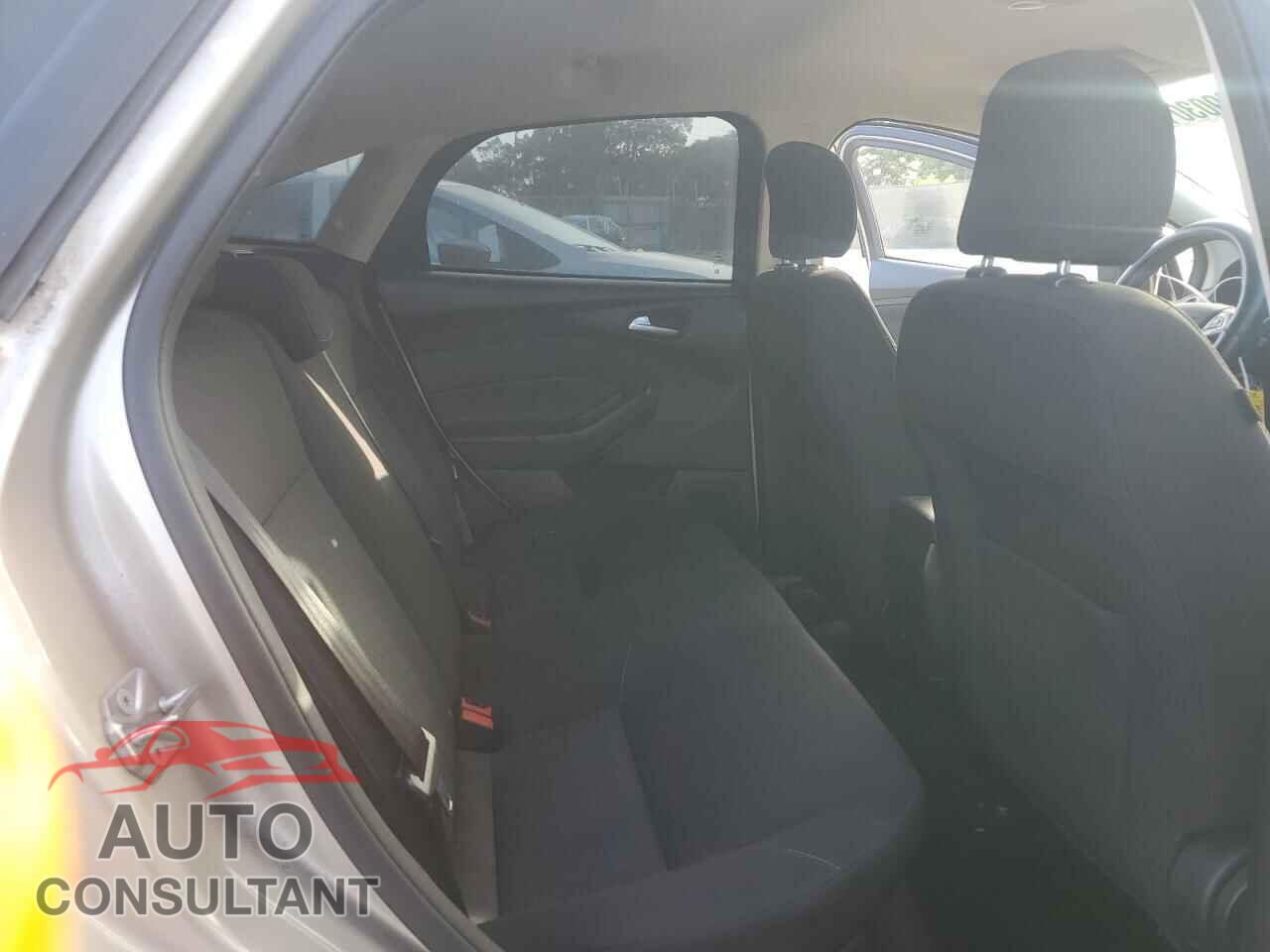 FORD FOCUS 2017 - 1FADP3F27HL296769