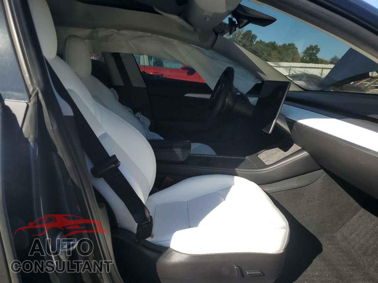 TESLA MODEL 3 2022 - 5YJ3E1EC2NF261811