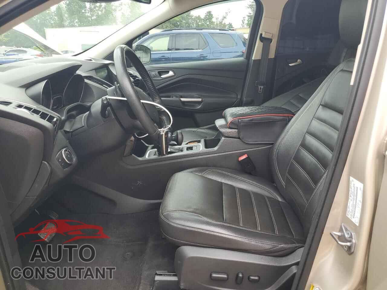 FORD ESCAPE 2017 - 1FMCU0JD4HUB56688