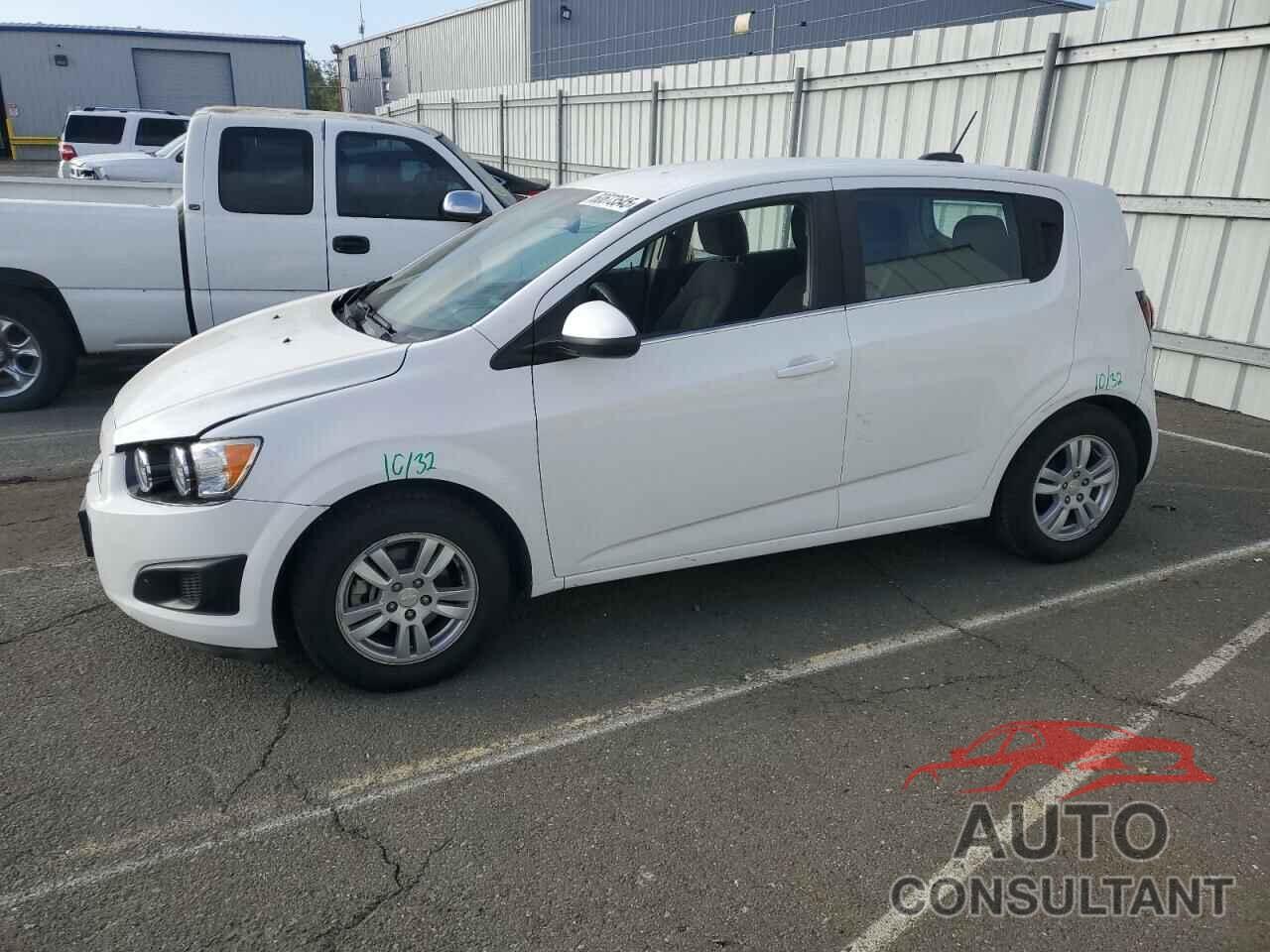 CHEVROLET SONIC 2016 - 1G1JC6SH8G4102773