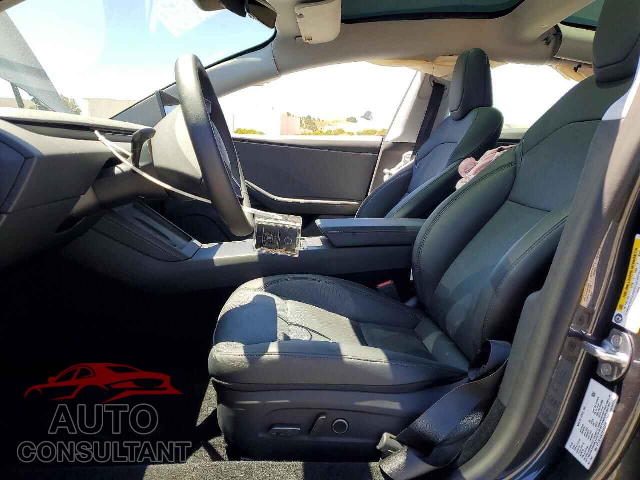 TESLA MODEL 3 2026 - 5YJ3E1EA7TF155379