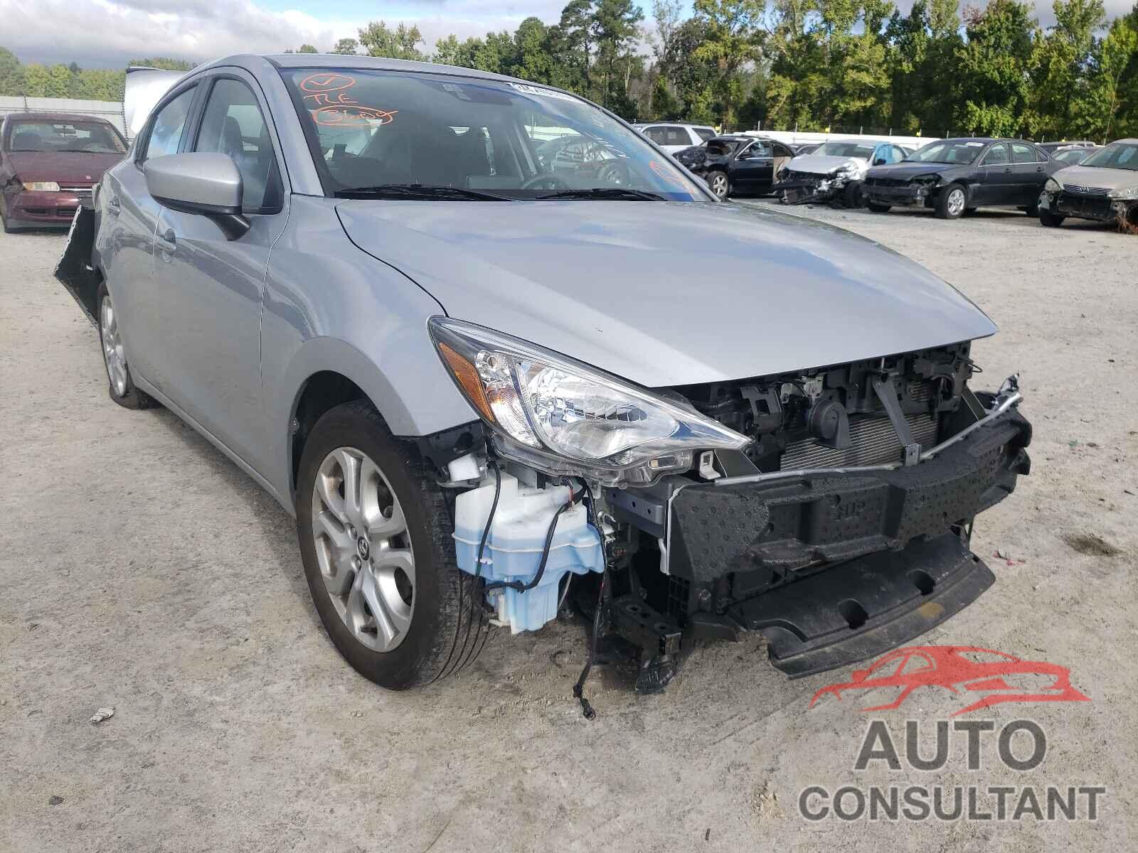 TOYOTA YARIS 2017 - 3MYDLBYV8HY155726