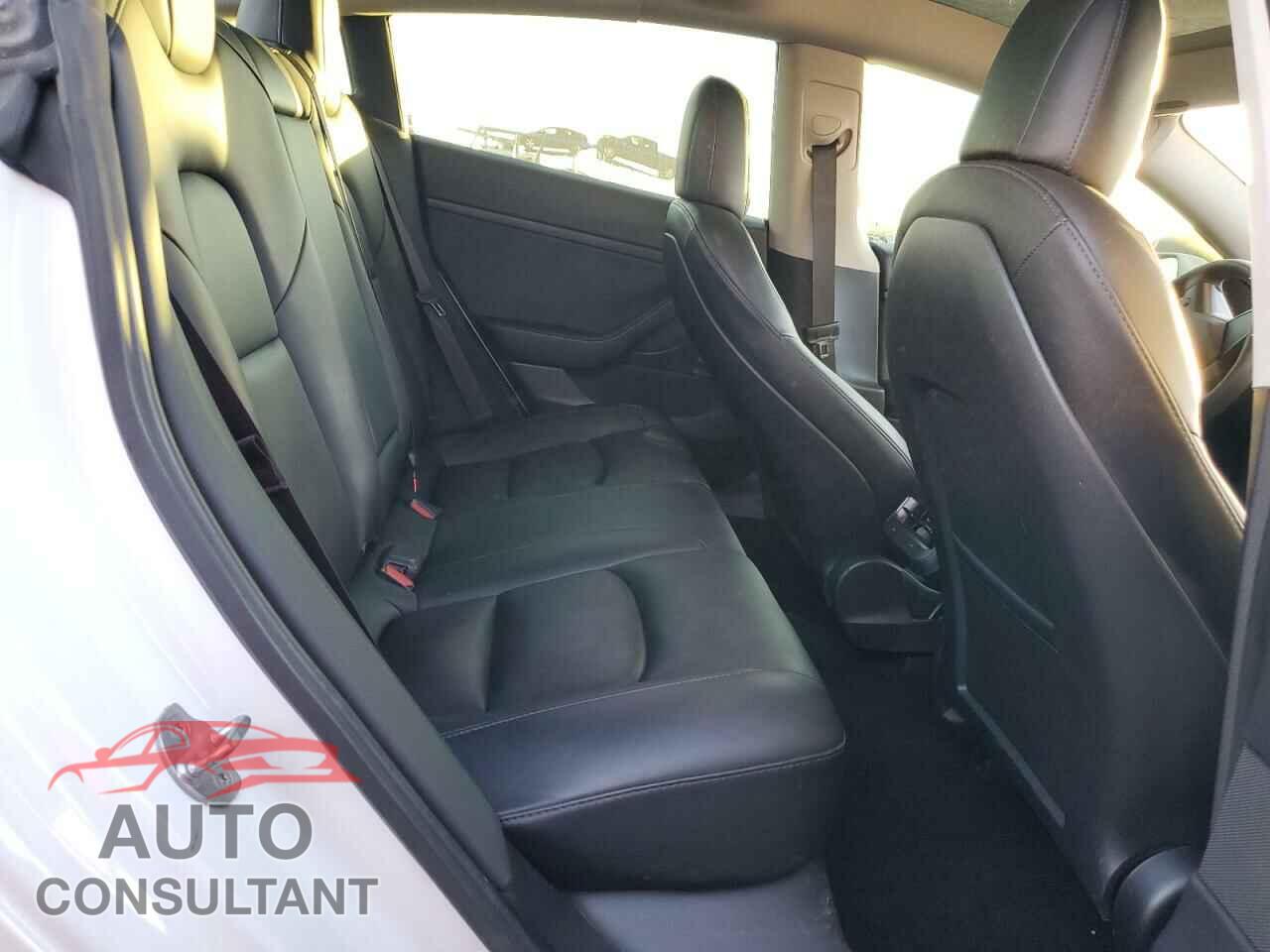 TESLA MODEL 3 2021 - 5YJ3E1EA2MF861144