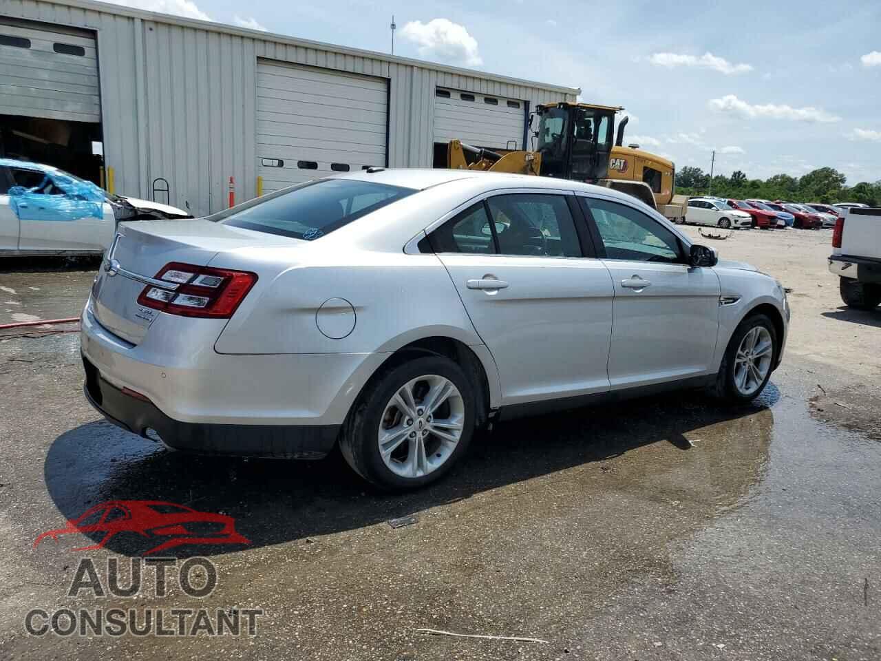FORD TAURUS 2018 - 1FAHP2E85JG124787