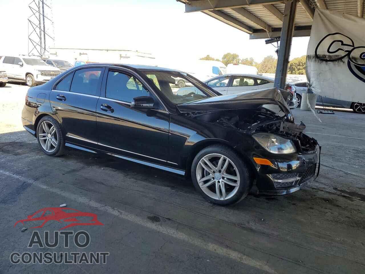 MERCEDES-BENZ C-CLASS 2014 - WDDGF4HB4EA943199