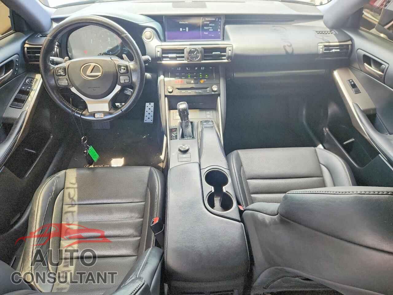 LEXUS IS 2018 - JTHBA1D27J5071741