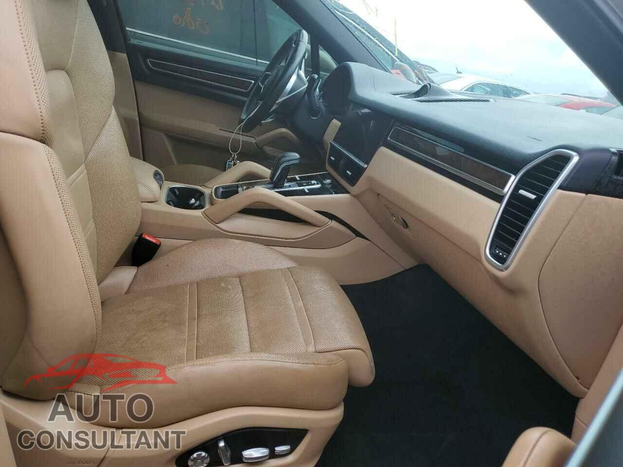 PORSCHE CAYENNE 2021 - WP1BA2AY2MDA43015