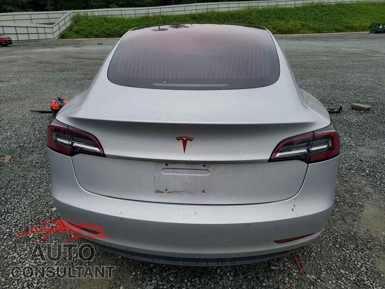 TESLA MODEL 3 2018 - 5YJ3E1EA3JF050013