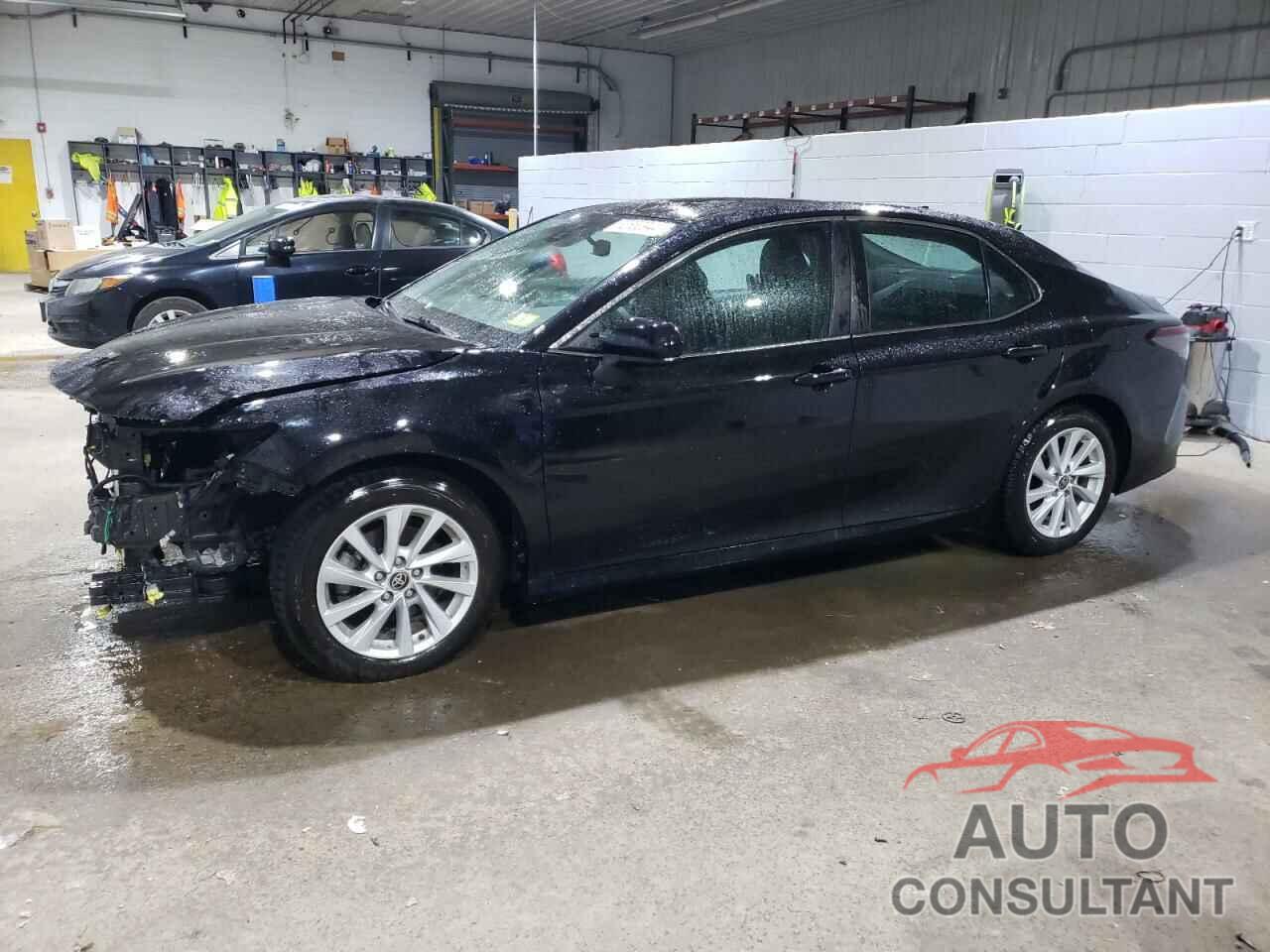 TOYOTA CAMRY 2022 - 4T1C11AK0NU664665