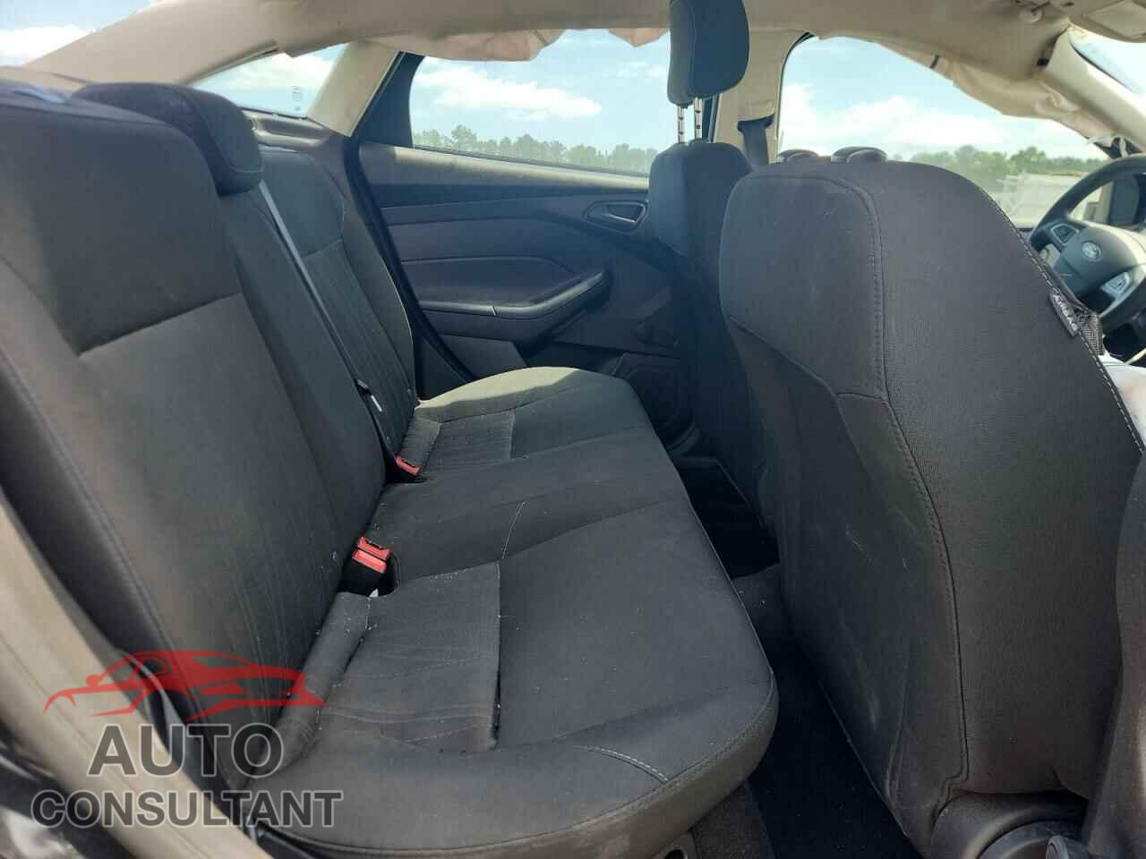 FORD FOCUS 2017 - 1FADP3E22HL331350