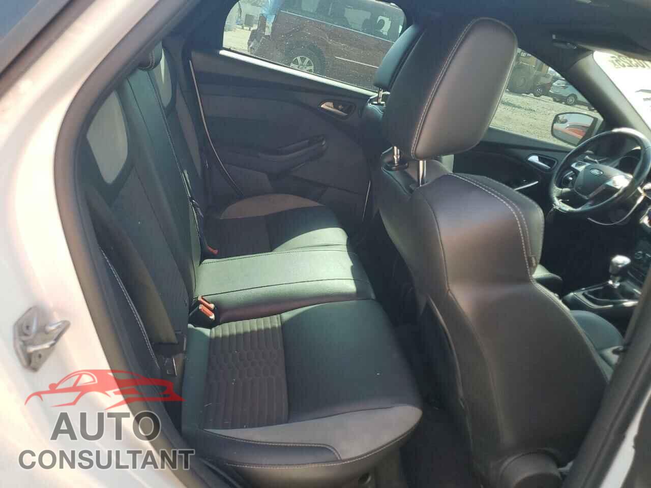 FORD FOCUS 2014 - 1FADP3L96EL361429